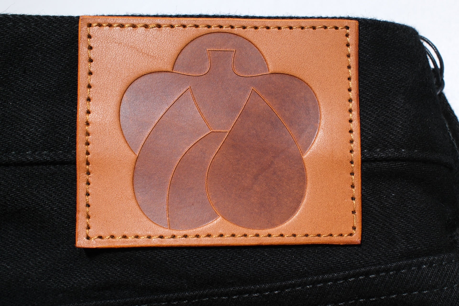 MOMOTARO JEANS 15oz “Kyoto Montskuki” Ultimate-Black Denim (Classic Straight fit)