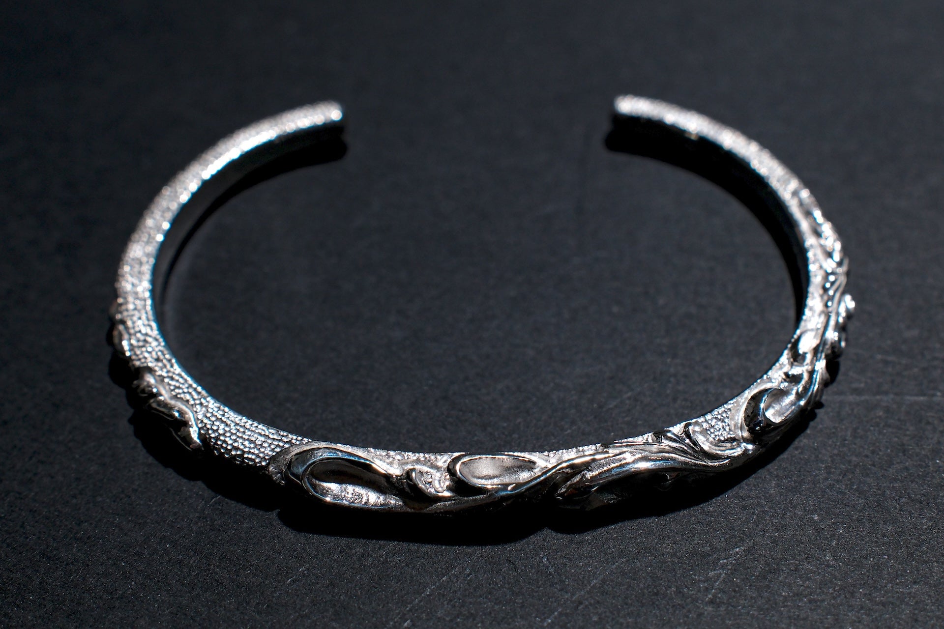 Legend 5mm "Fully Blossom" Silver Bangle (B-127)