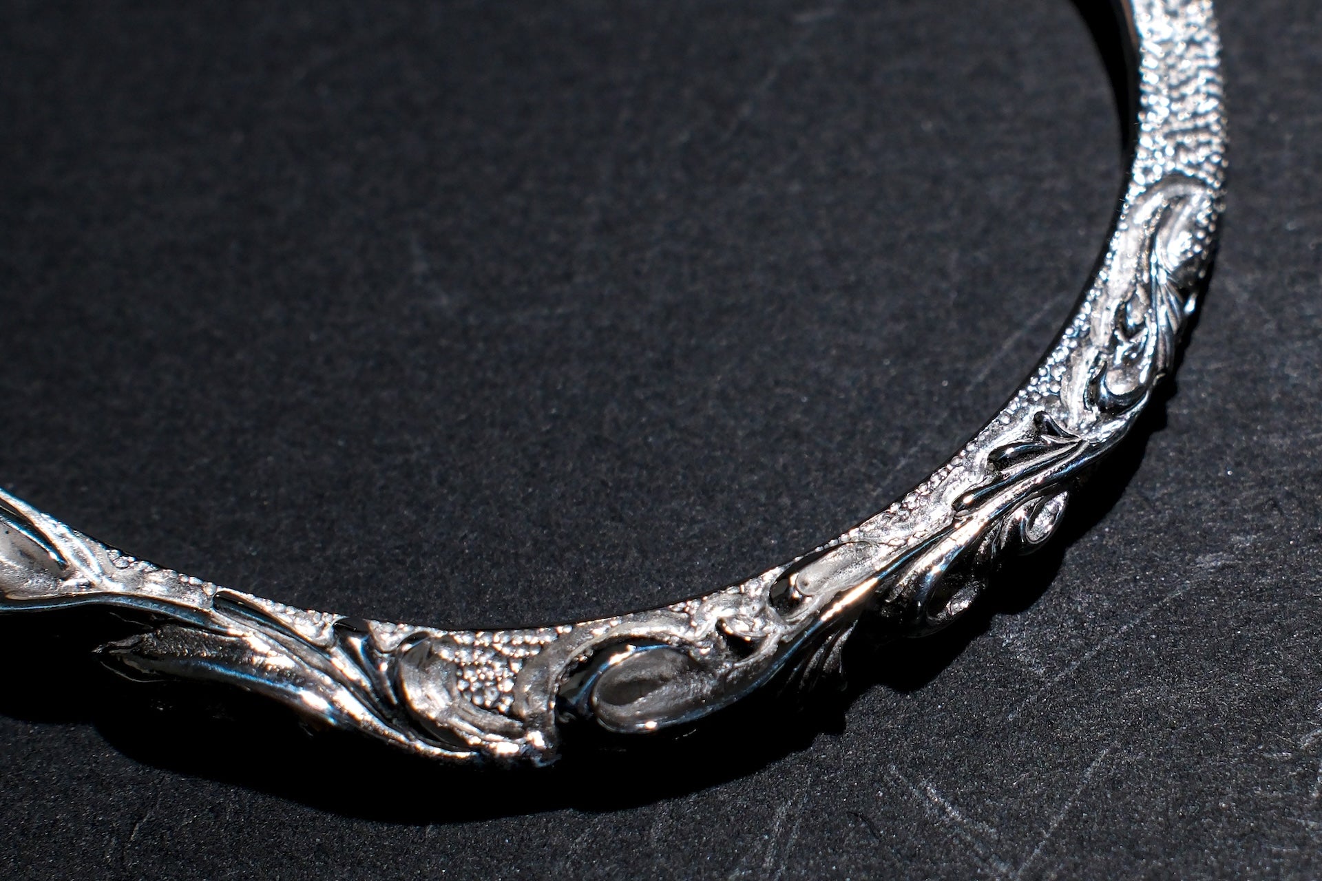 Legend 5mm "Fully Blossom" Silver Bangle (B-127)