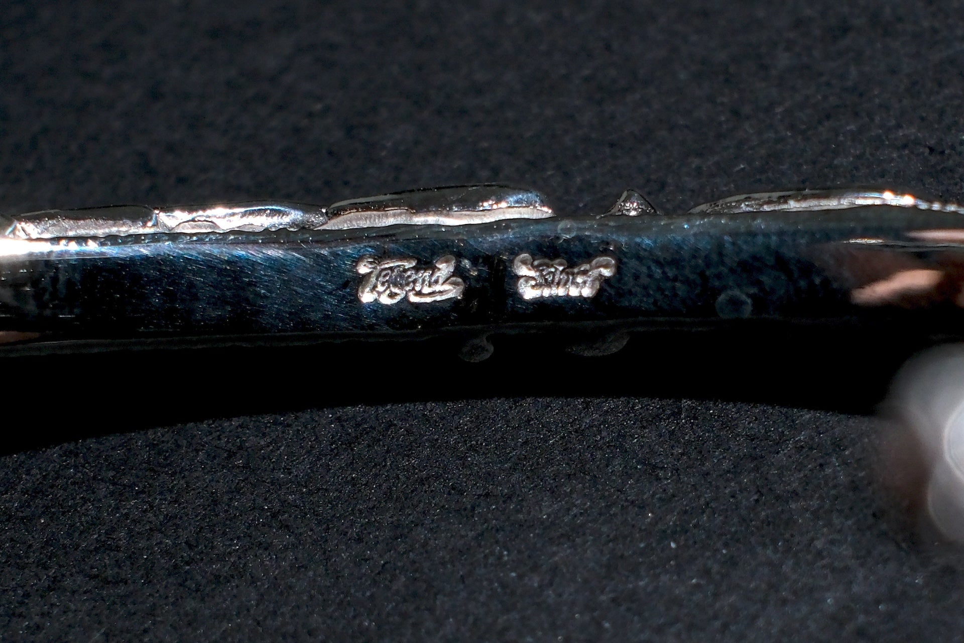 Legend 5mm "Fully Blossom" Silver Bangle (B-127)