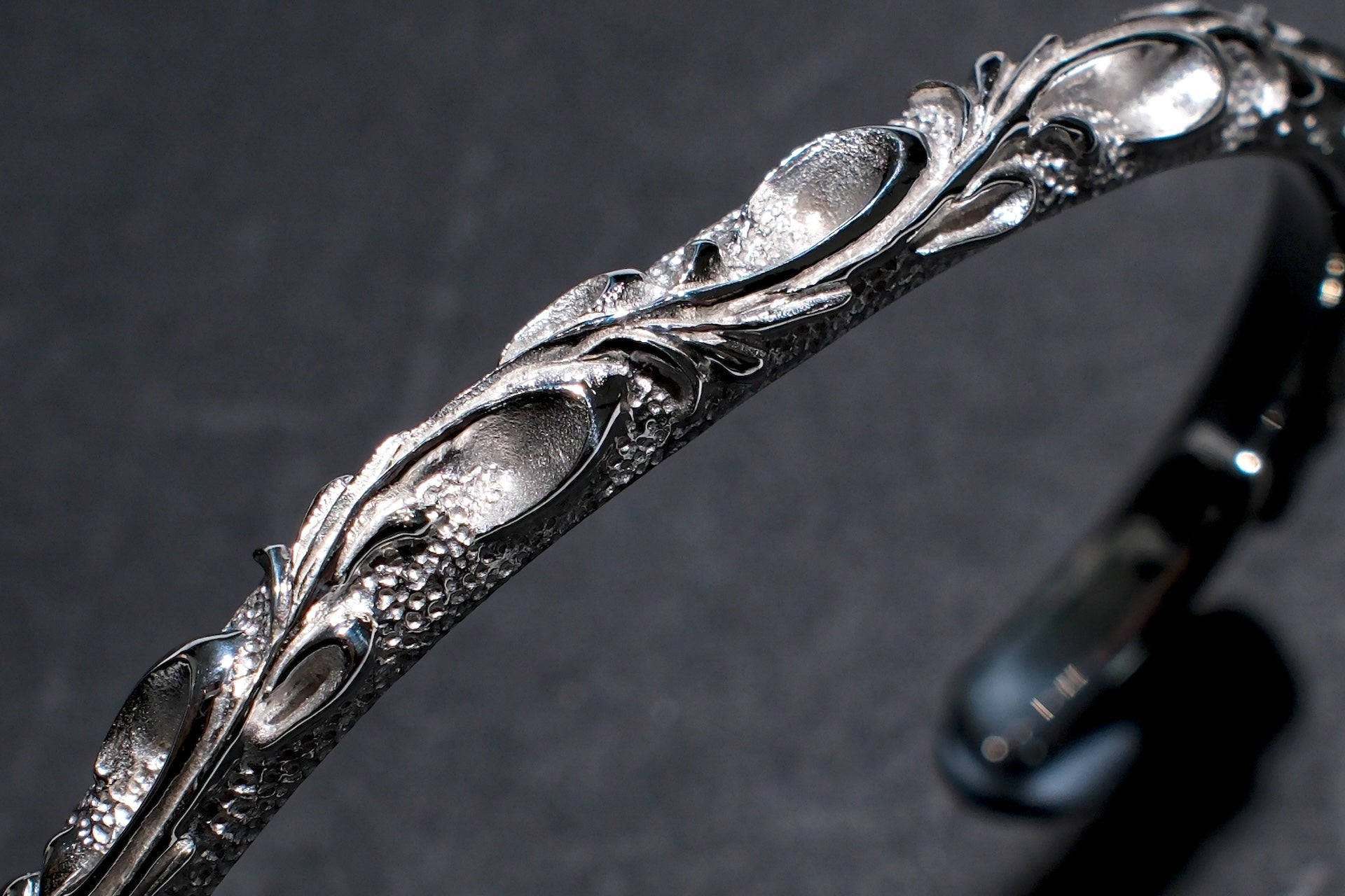 Legend 6mm "Flora" Silver Bangle (B-19)