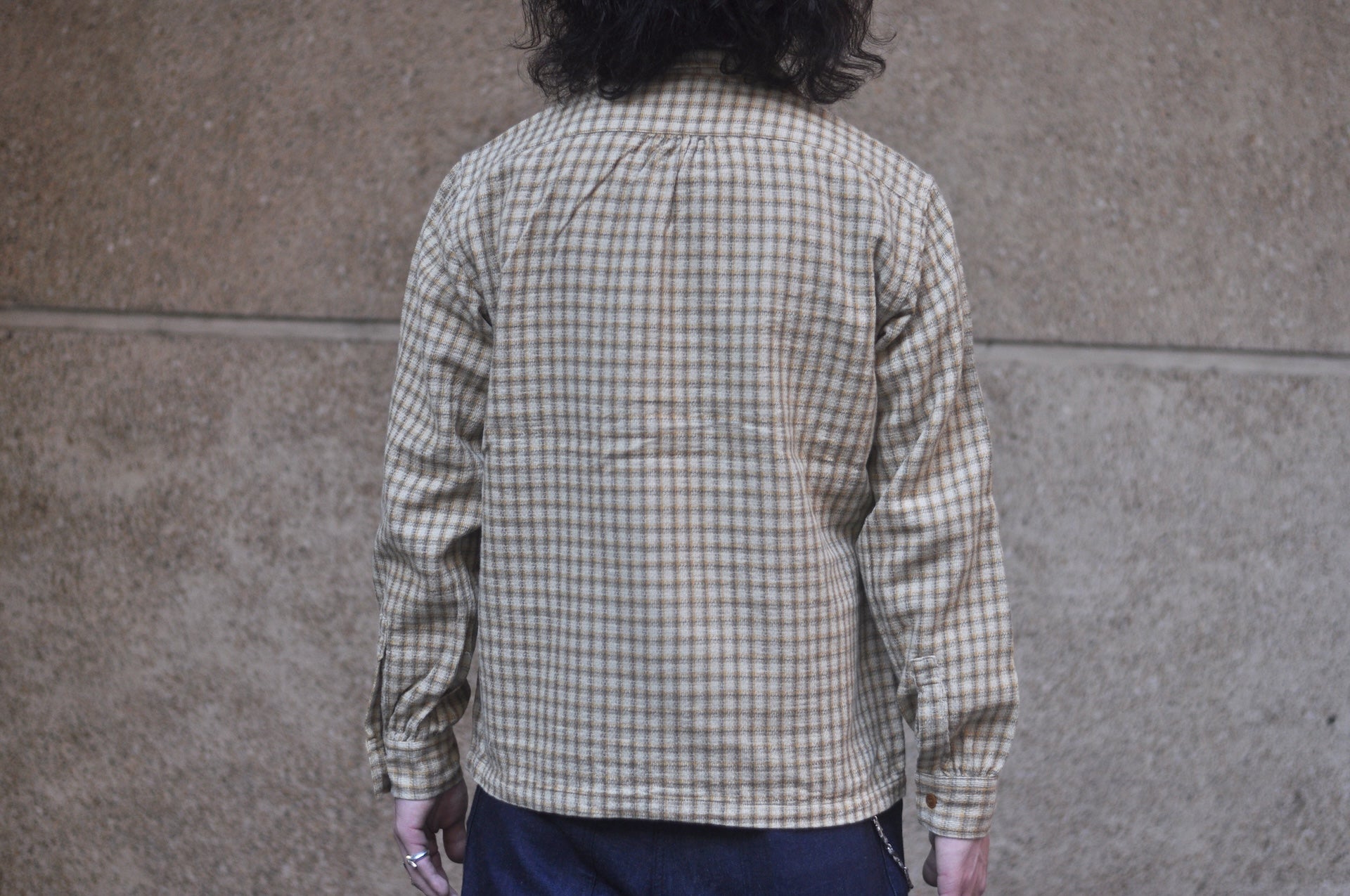 Maru Sankaku Peke by SDA Open Collar Textured Check Workshirt (Sand Beige)