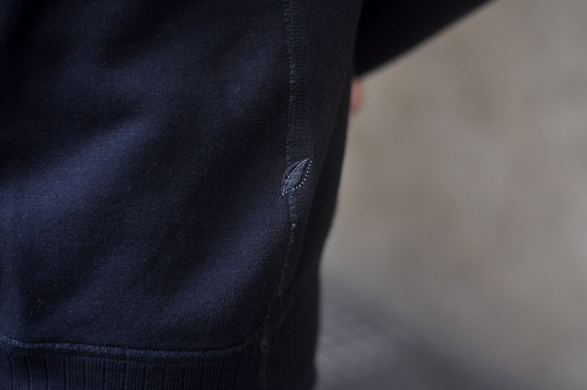 Pure Blue Japan  Indigo Dyed "Signature" Raglan Sweatshirt (Indigo X Black)