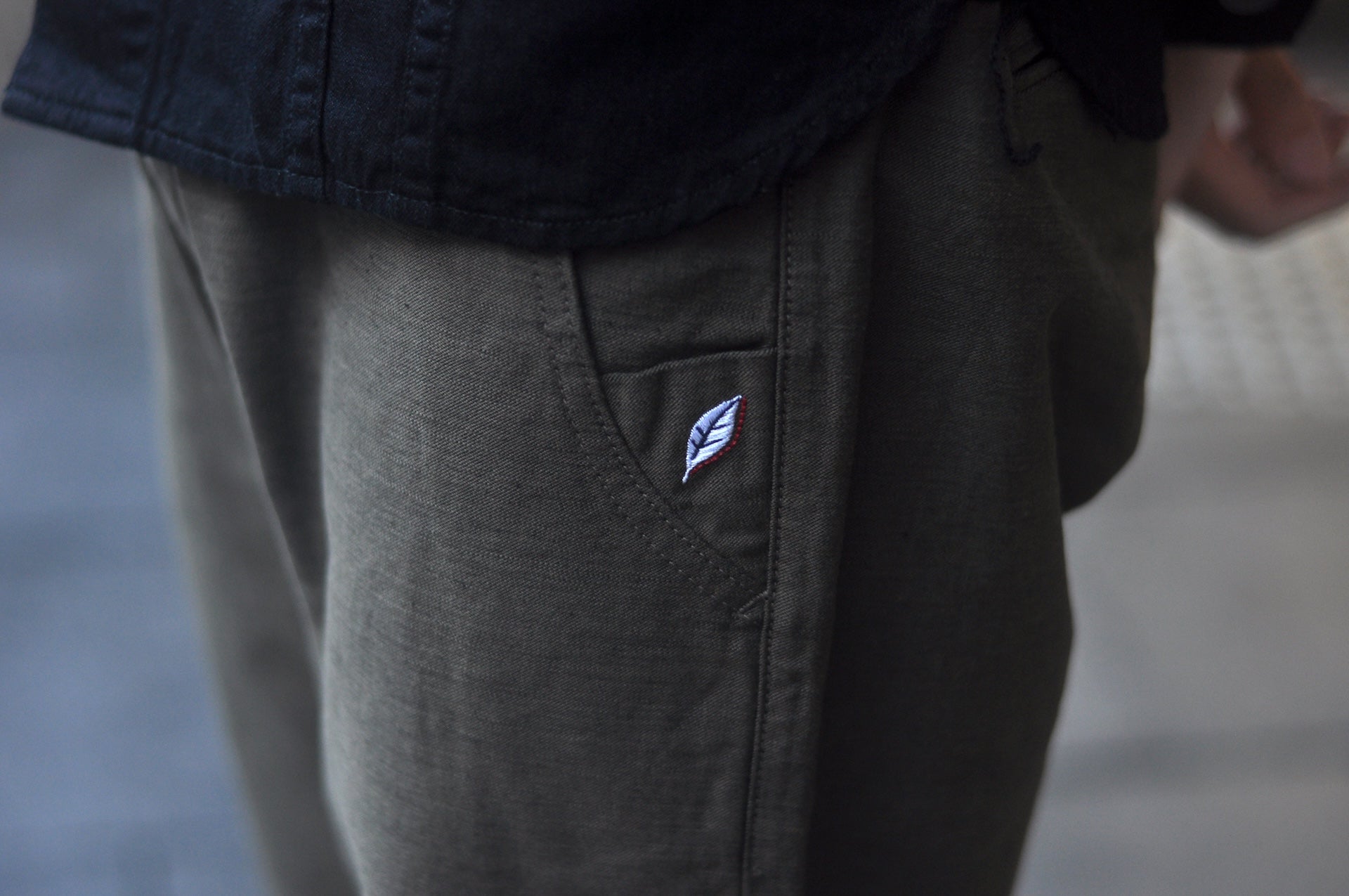 Pure Blue Japan Heavyweight Back Sateen Trousers (Khaki X Black)