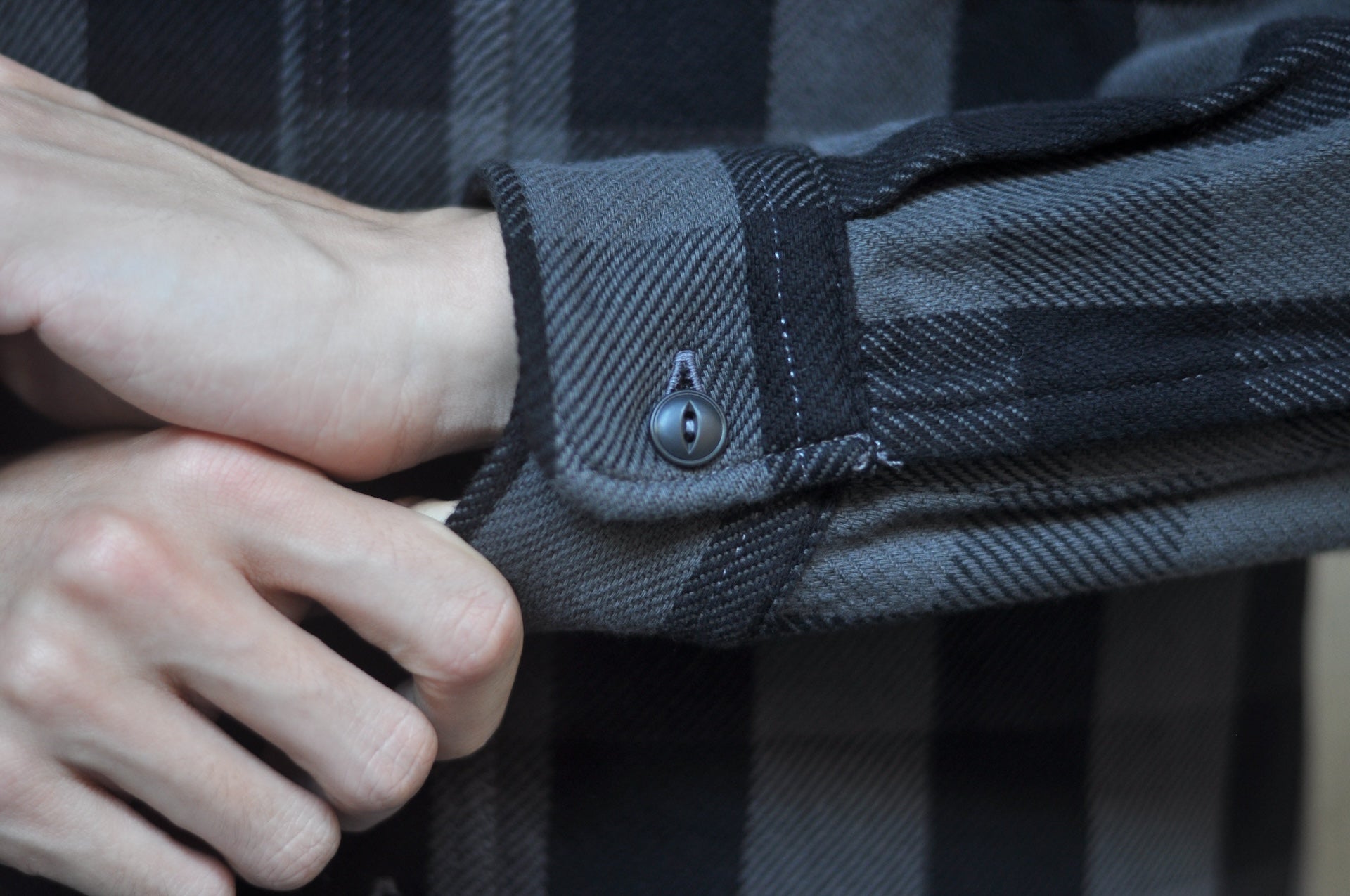 MOMOTARO JEANS Medium-Weight Cotton Flannel Workshirt (Grey)