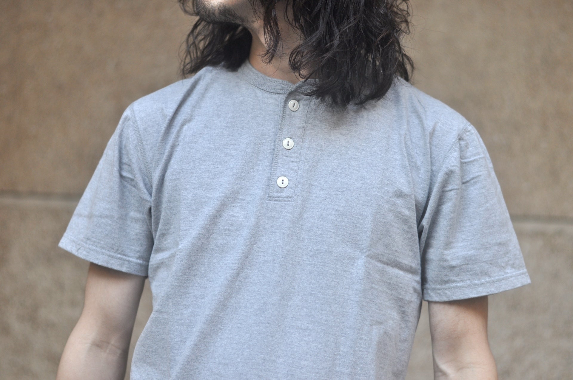 The Flat Head '26 Version 9oz Loopwheeled Henley Tee (Heather Grey)