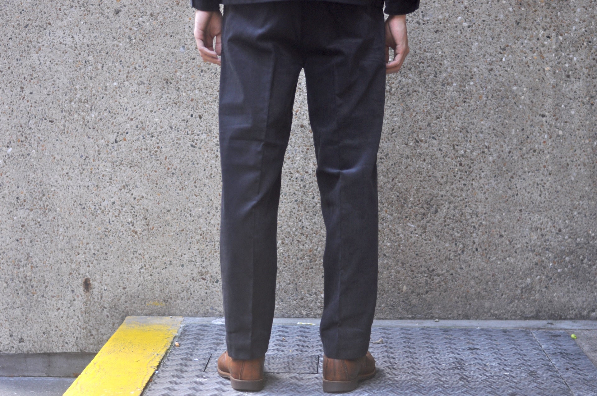 MOMOTARO JEANS 13-Wales Corduroy Tailored Trousers (Black)
