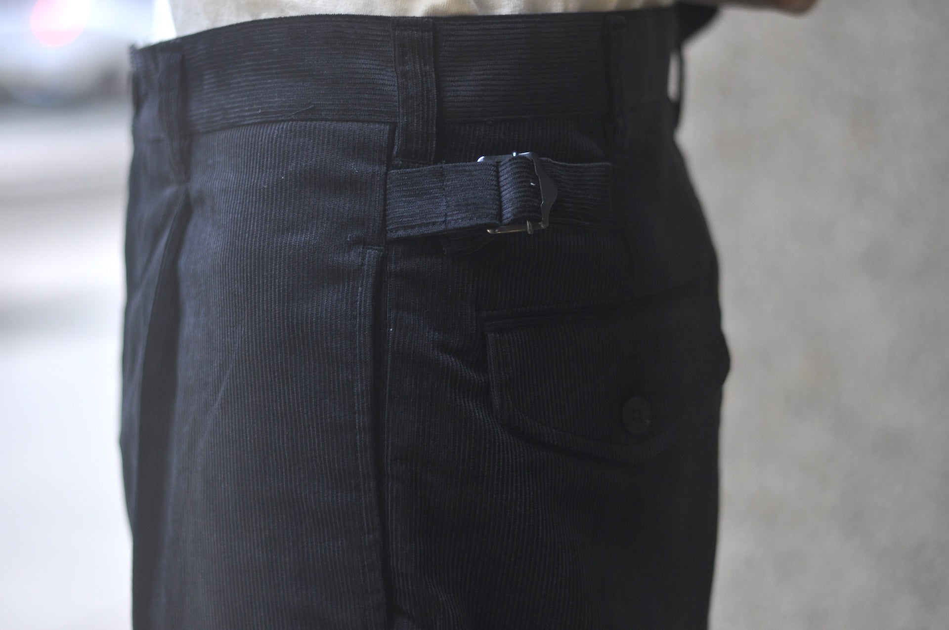 MOMOTARO JEANS 13-Wales Corduroy Tailored Trousers (Black)