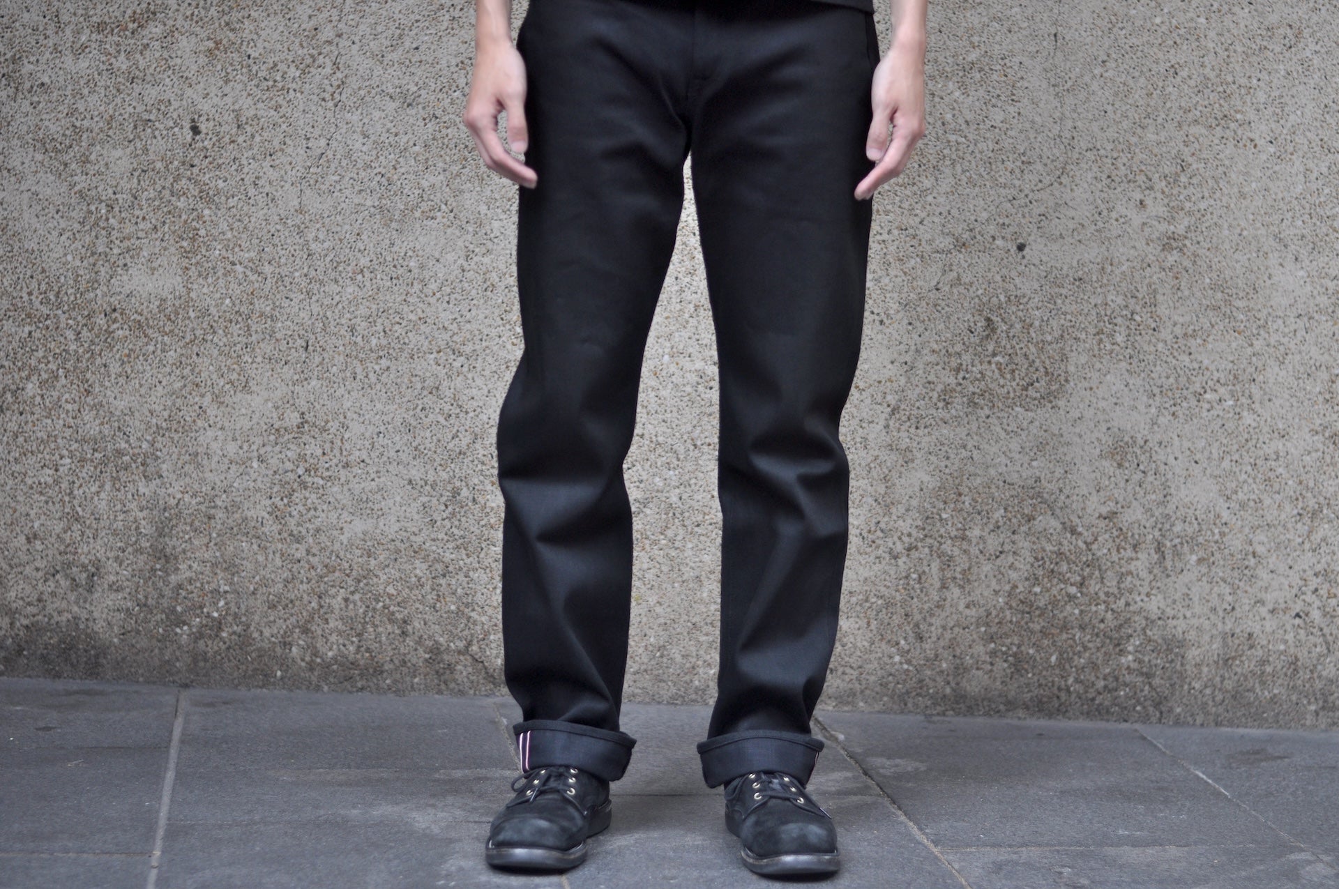 MOMOTARO JEANS 14.7oz "Tokuno Black" #Z100 Denim (Classic Straight fit)