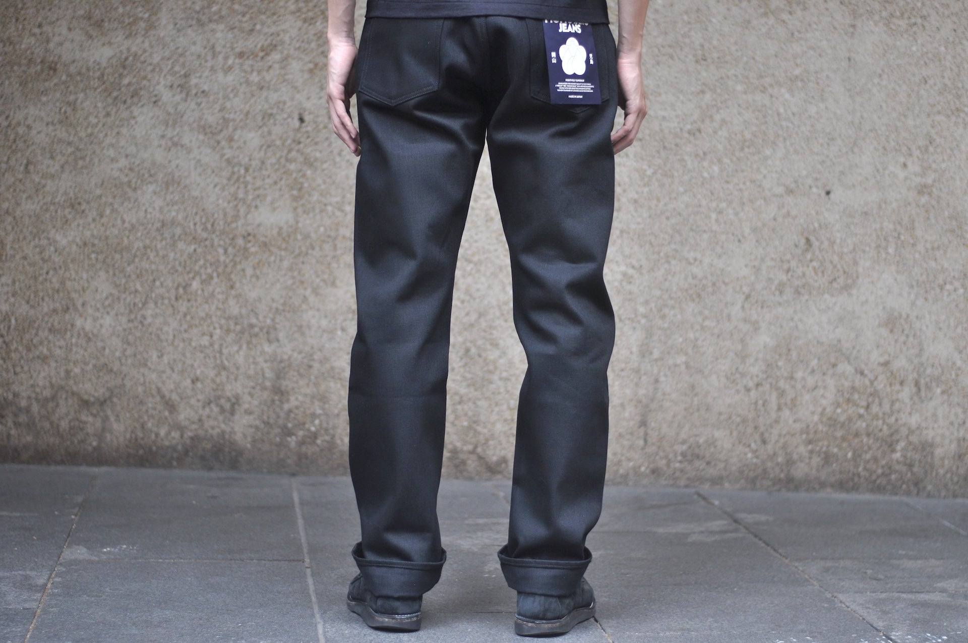 MOMOTARO JEANS 14.7oz "Tokuno Black" #Z100 Denim (Classic Straight fit)