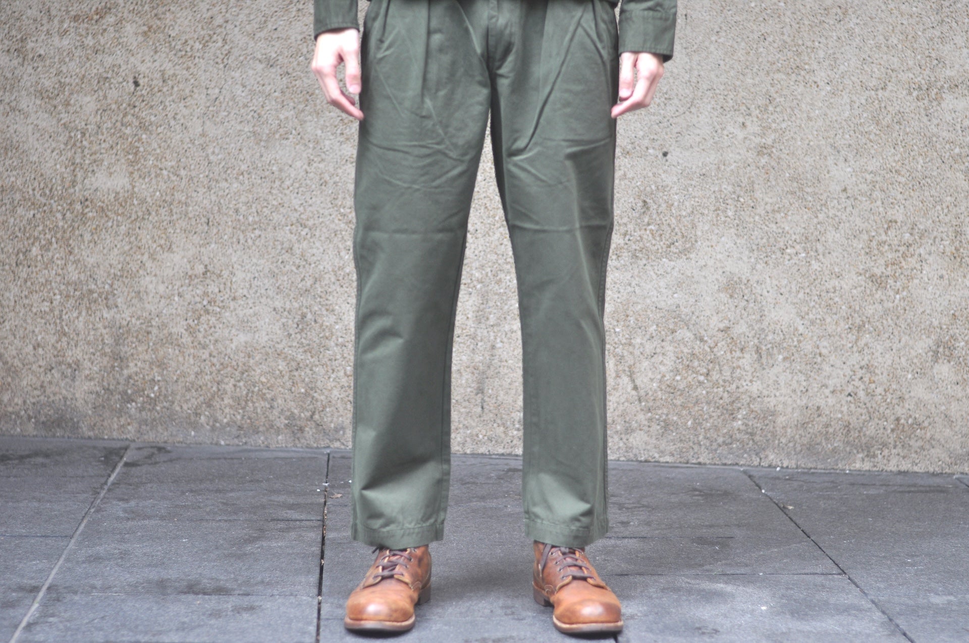 Sugar & Co. “Ivy Senior” Moleskin Loose-Straight Chino Trousers (Olive)