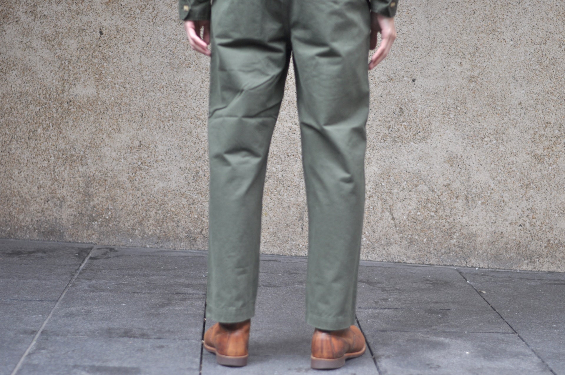 Sugar & Co. “Ivy Senior” Moleskin Loose-Straight Chino Trousers (Olive)