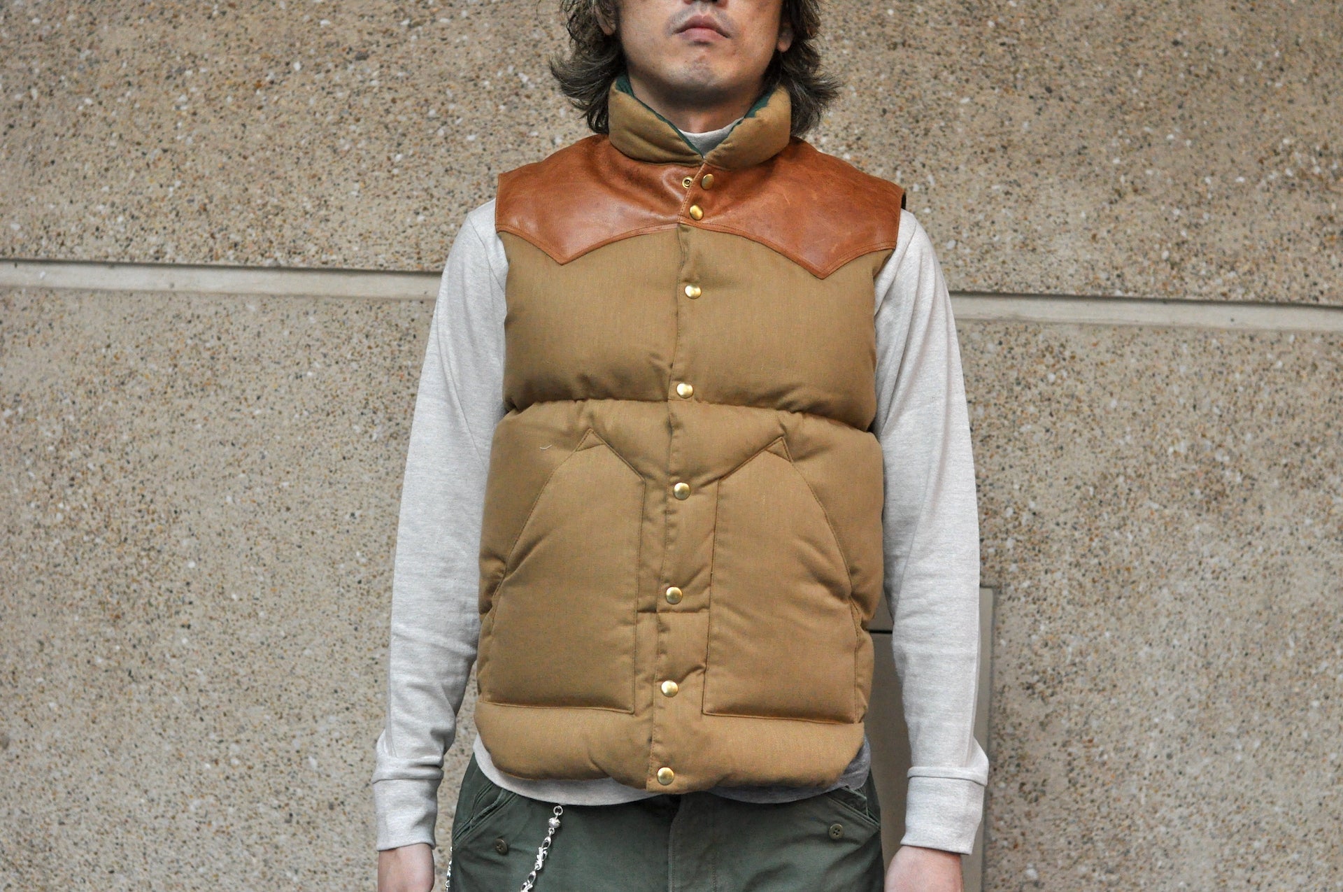 Rocky Mountain & WAREHOUSE ダウンベスト ブラウン Warehouse X Rocky Mountain Yarn-Dyed Dobby Down Vest (Brown