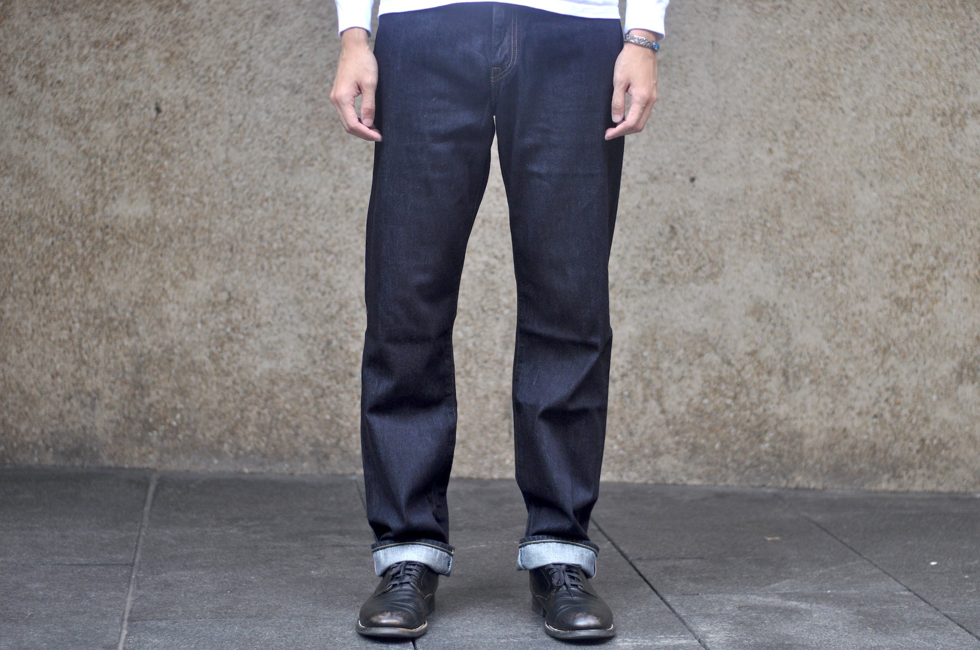 MOMOTARO JEANS 11oz Indigo Dyed "Silk-Touch" #100 Denim (Classic Straight fit)