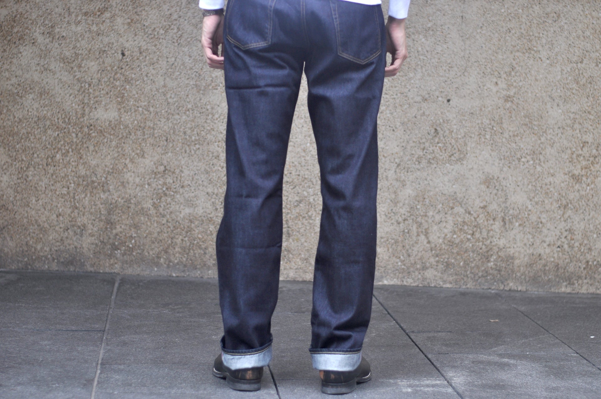 MOMOTARO JEANS 11oz Indigo Dyed "Silk-Touch" #100 Denim (Classic Straight fit)