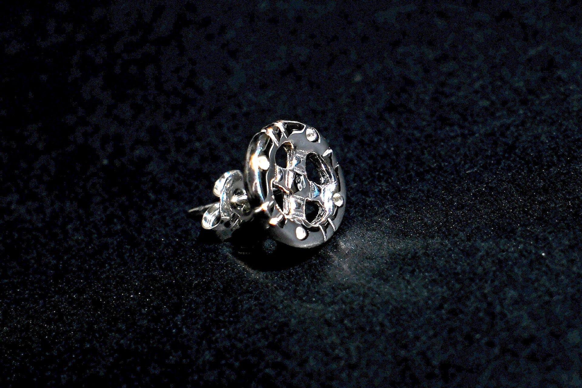 First Arrow's Medicine Wheel Silver Earring (O-003)