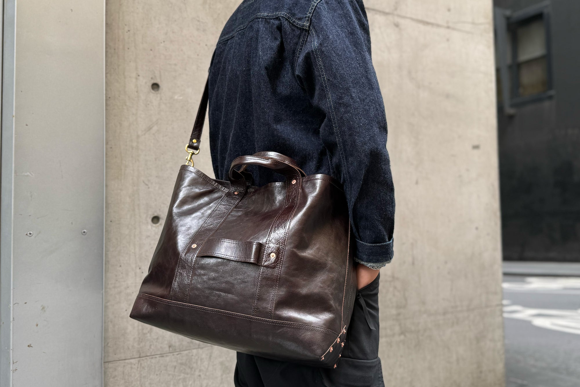 Inception by Accel Company Size Large Horsehide “Multi-Functional” Tote Bag (Brown Tea-cored)