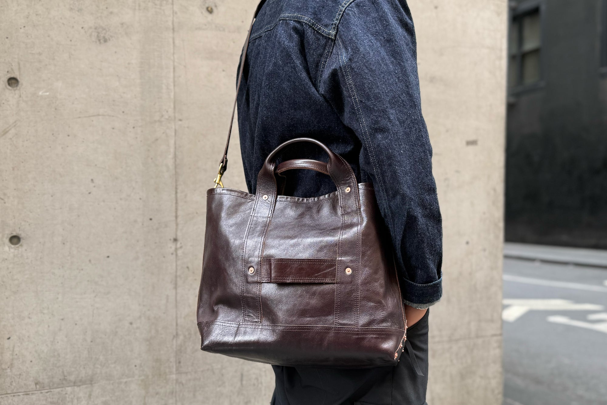 Inception by Accel Company Size Medium Horsehide “Multi-Functional” Tote Bag (Black Tea-cored)