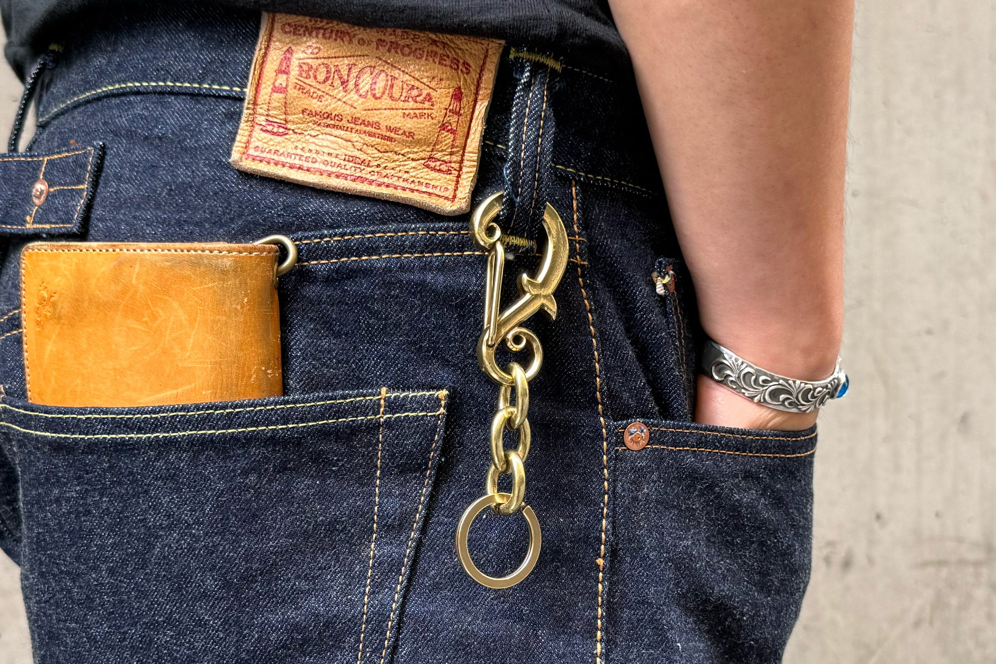 Inception by Accel Company "violin F-Hole" Carabiner Key Holder (IPK-02)