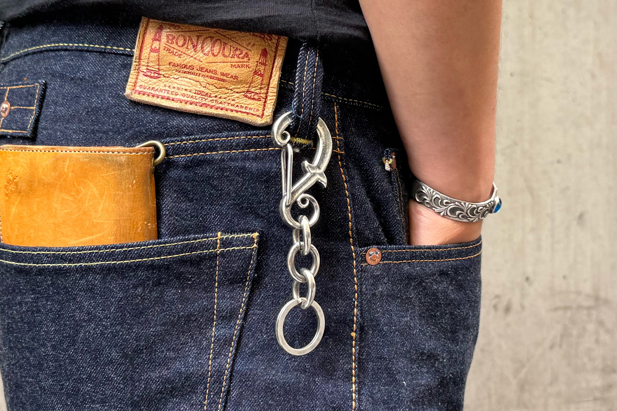 Inception by Accel Company "violin F-Hole" Carabiner Silver Coated Key Holder (IPK-04)