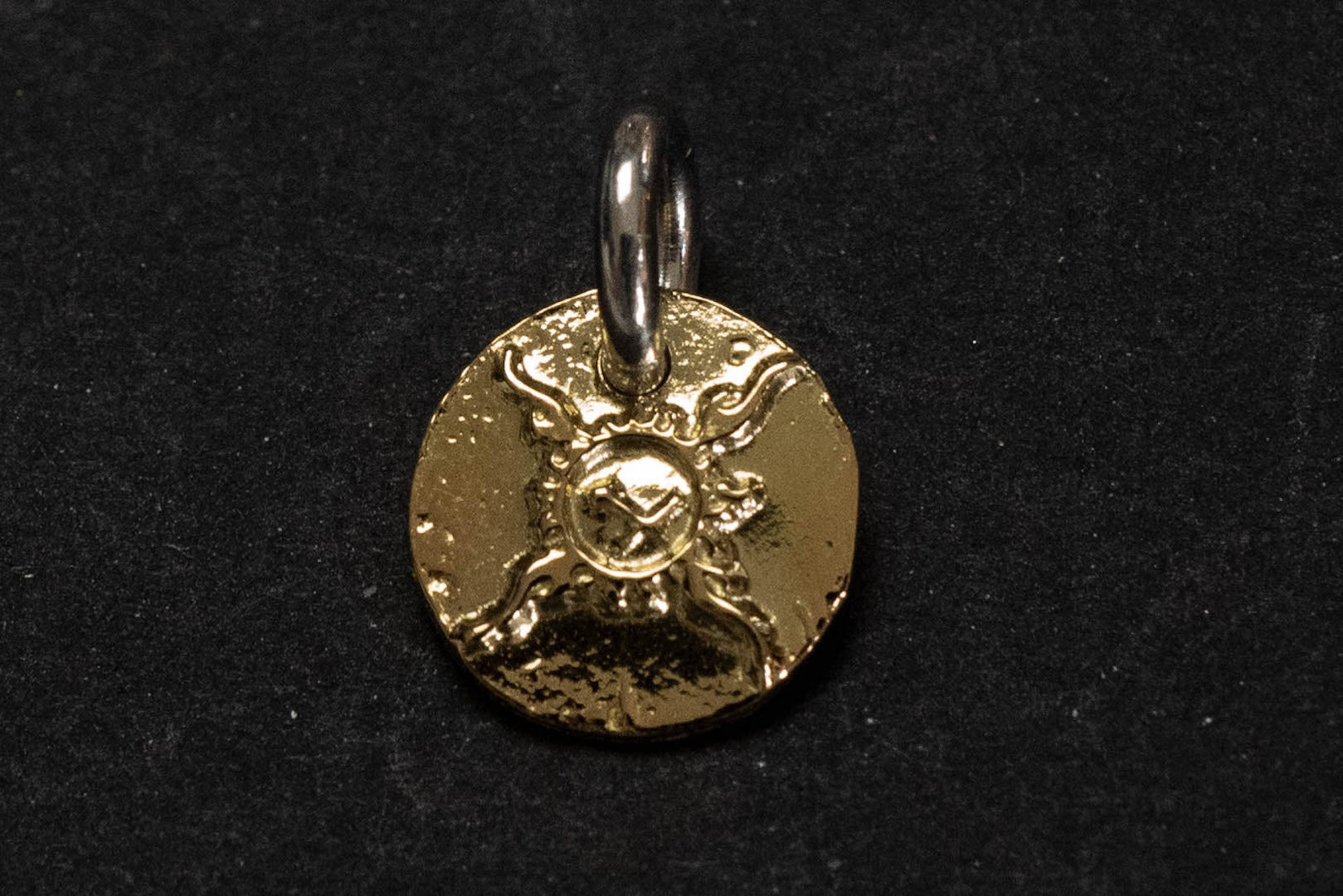 First Arrow's 18K Gold "Sunburst" Medal Mini Pendant (P-227)