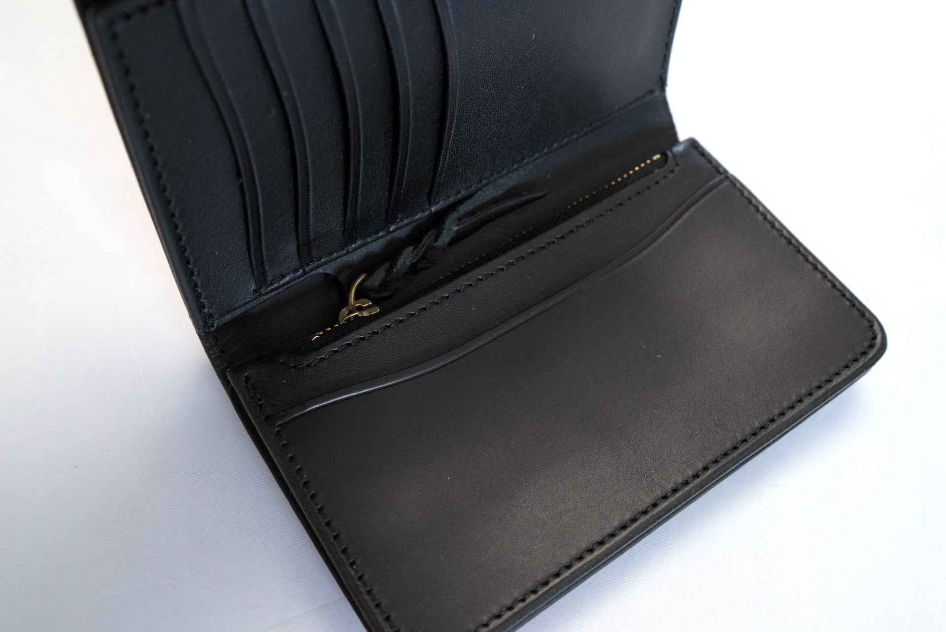 Inception by Accel Company 'Bridle Cowhide' Middle Wallets (Black)