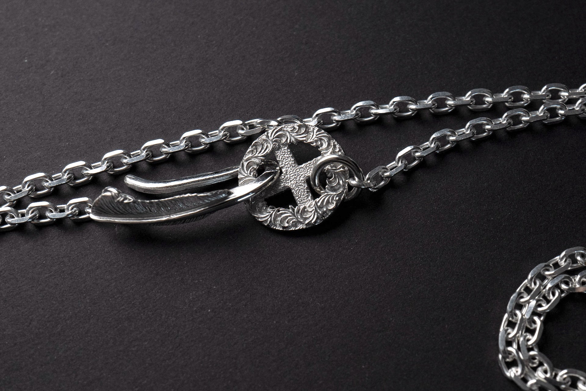 Legend Medium Silver Necklace with Feather Hook