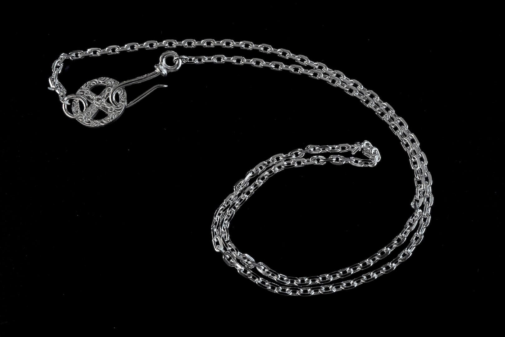 First Arrow's Size Small Silver Chain With Medicine Wheel (O-063 + P-234)