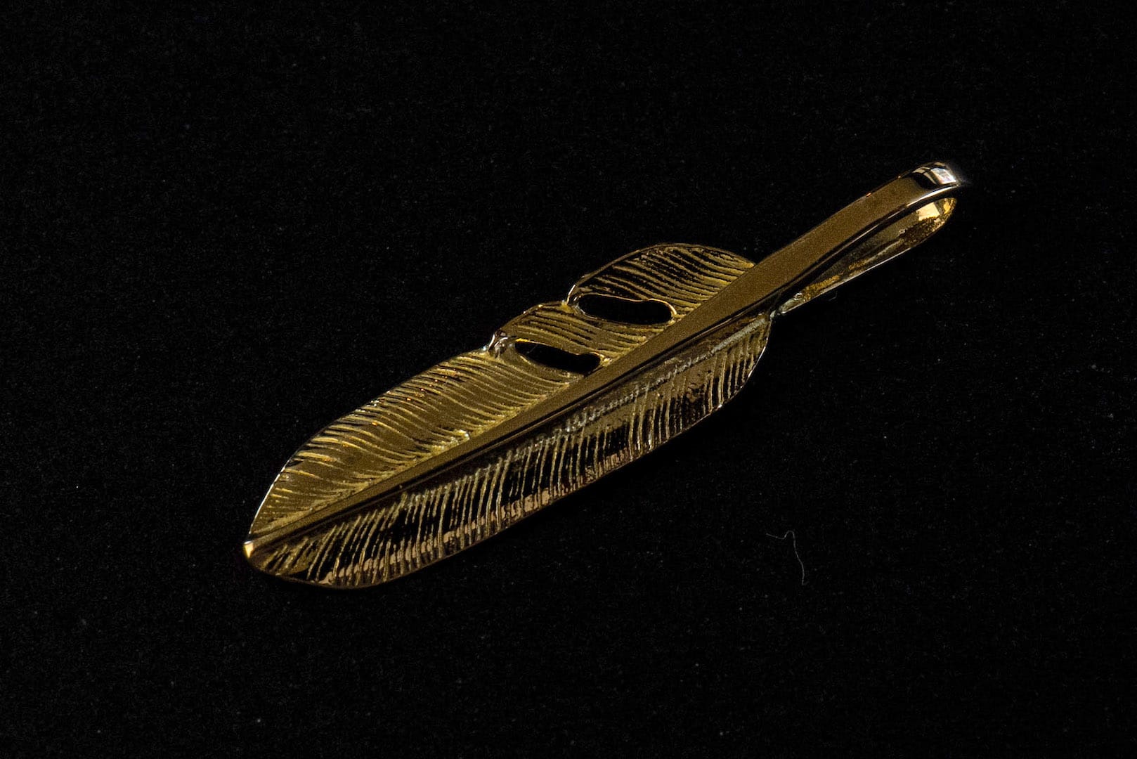 First Arrow's XS 18K Gold Feather Pendant (P-594)