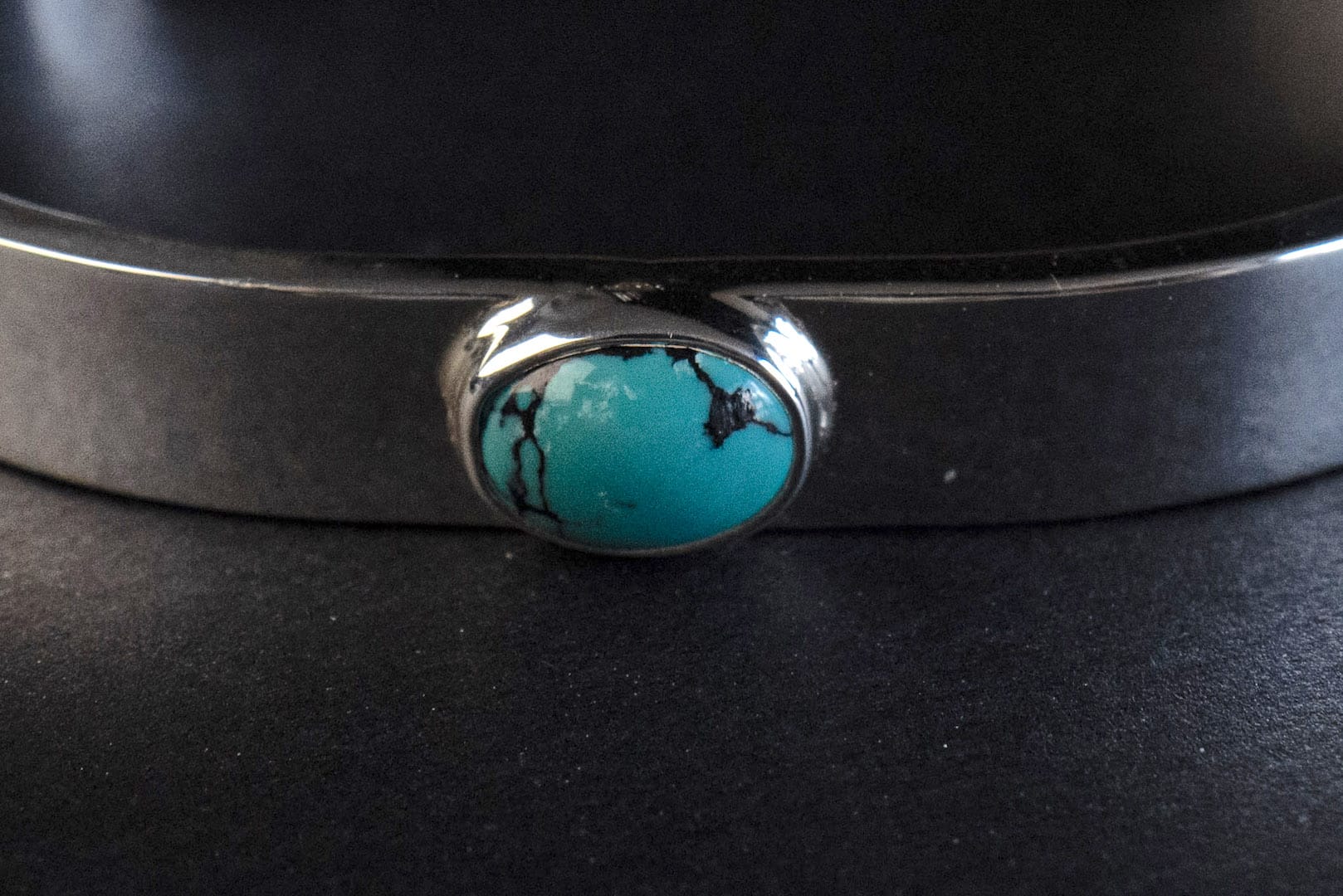 First Arrow's 8mm Silver Bangle with Turquoise (BR-017)