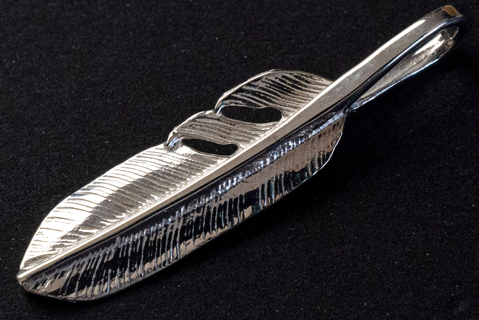 First Arrow's XS Silver Feather Pendant (P-593)