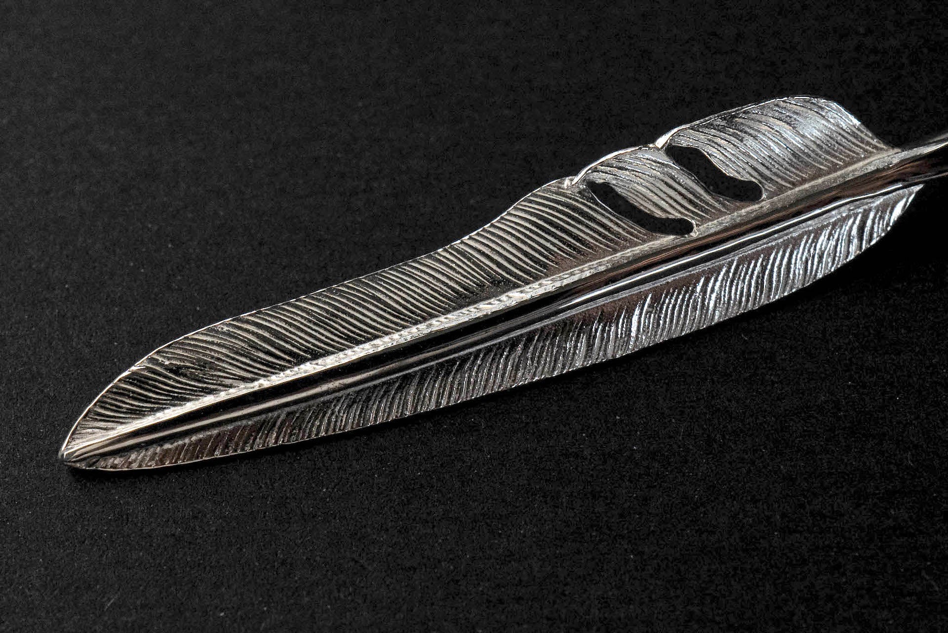 First Arrow's Medium "Kazekiri" Silver Feather Pendants (P-557)