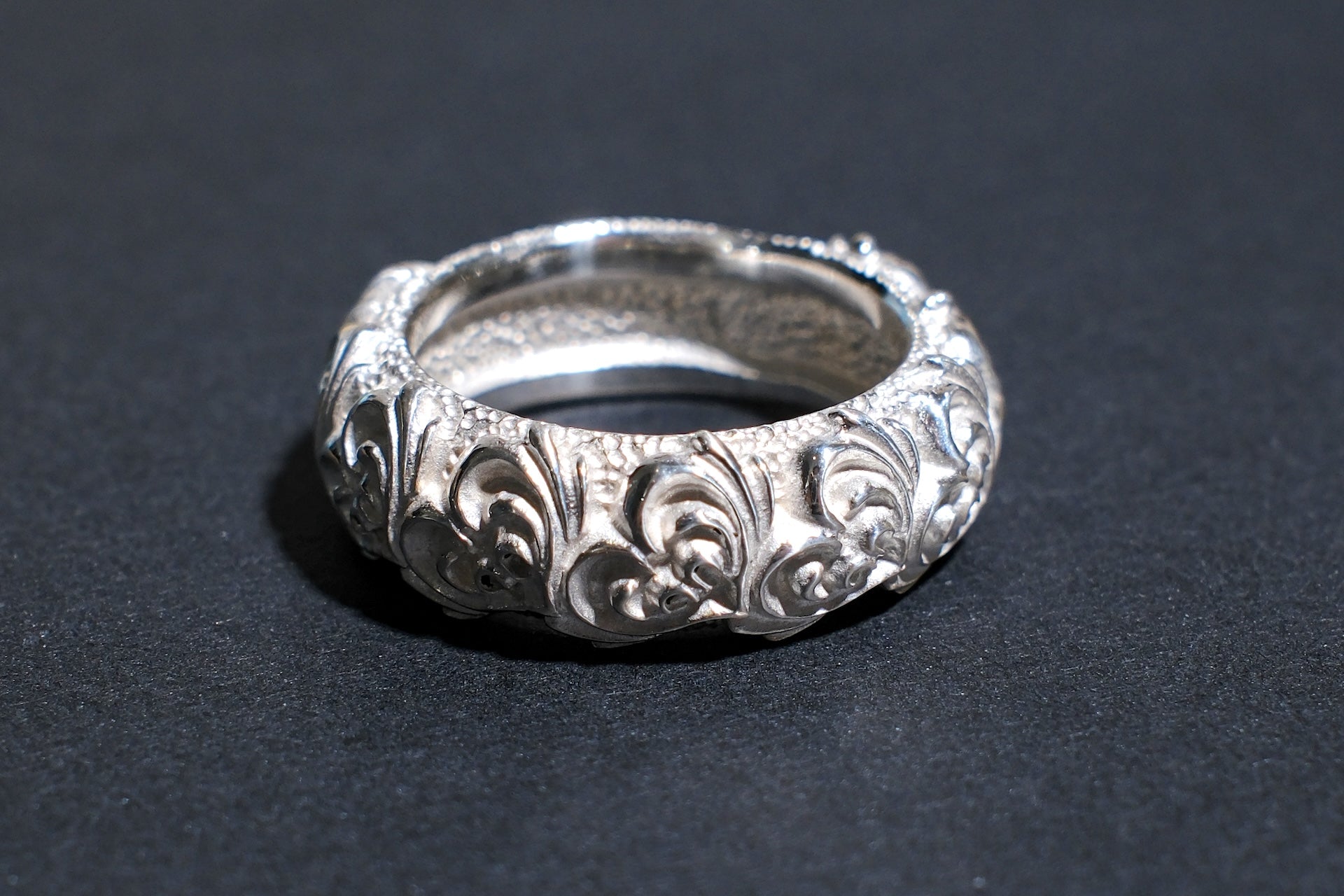 Legend "Heartfelt" Silver Ring (Large)
