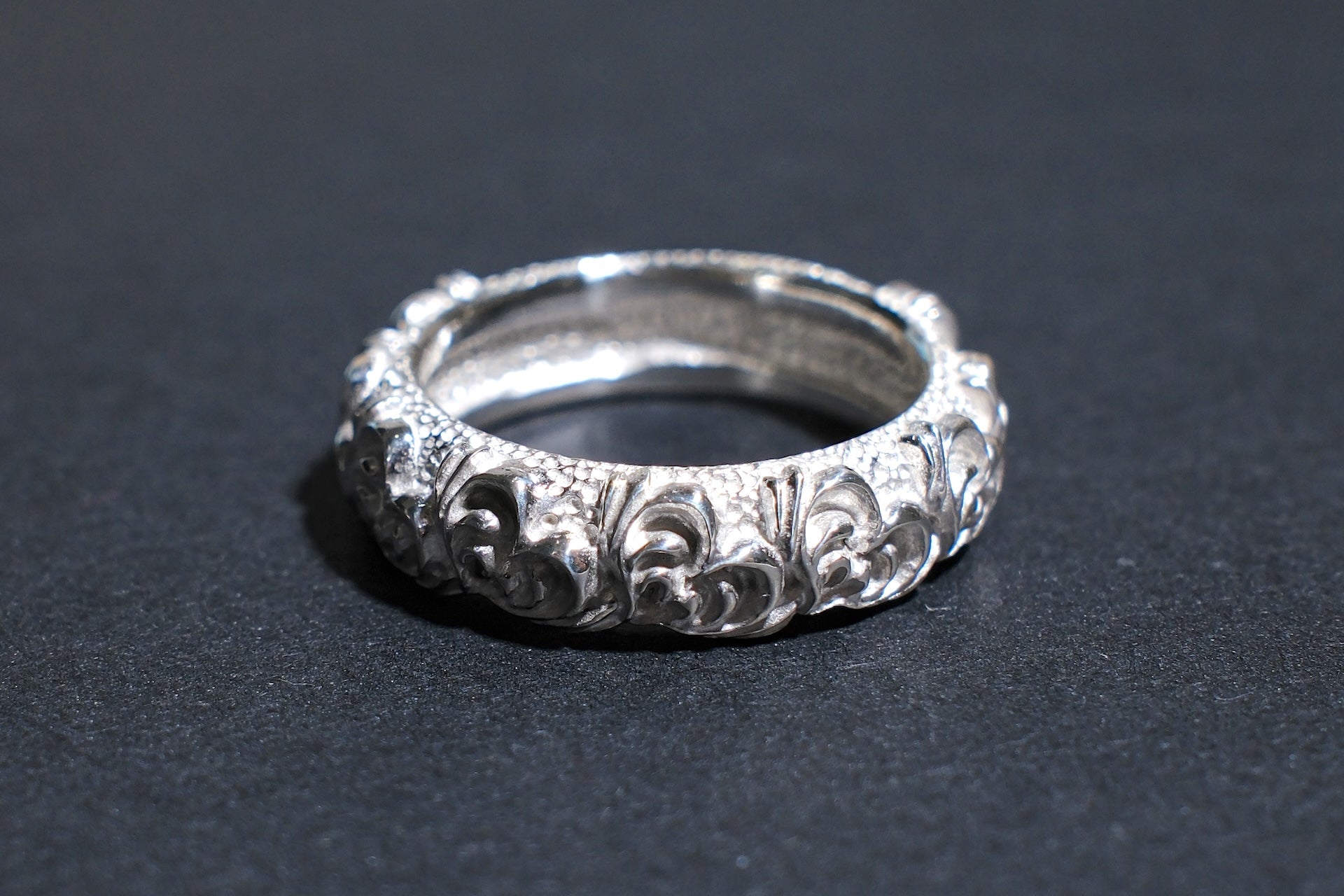 Legend "Heartfelt" Silver Ring (Medium)