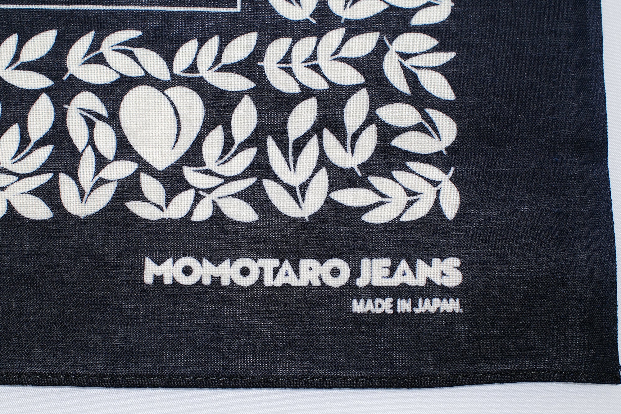 MOMOTARO JEANS "Peachy" Cotton Bandana (Navy)