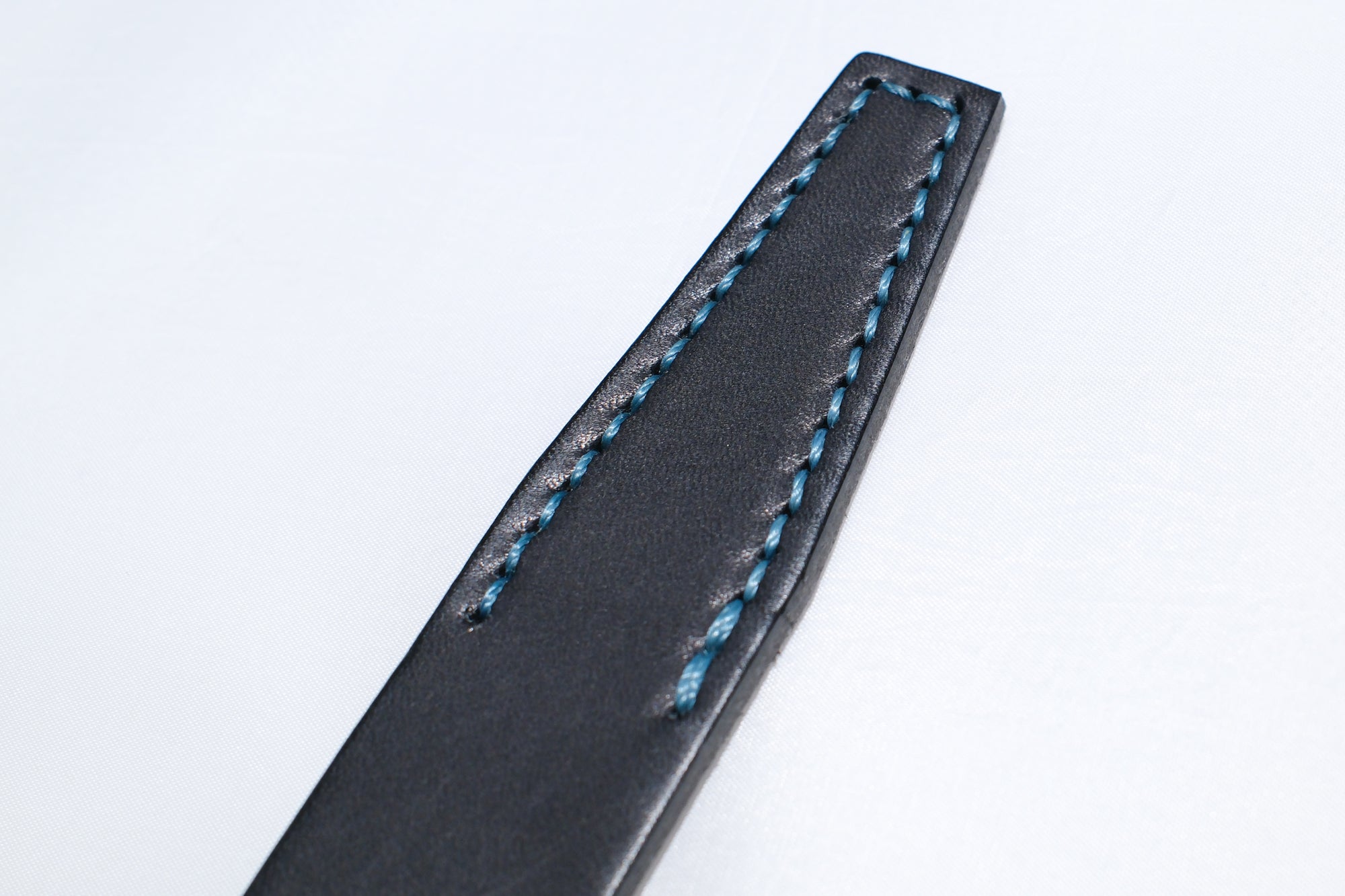 Omoto Denim “Tail Feather” Genuine Cowhide Narrow Belt (Solid Black)