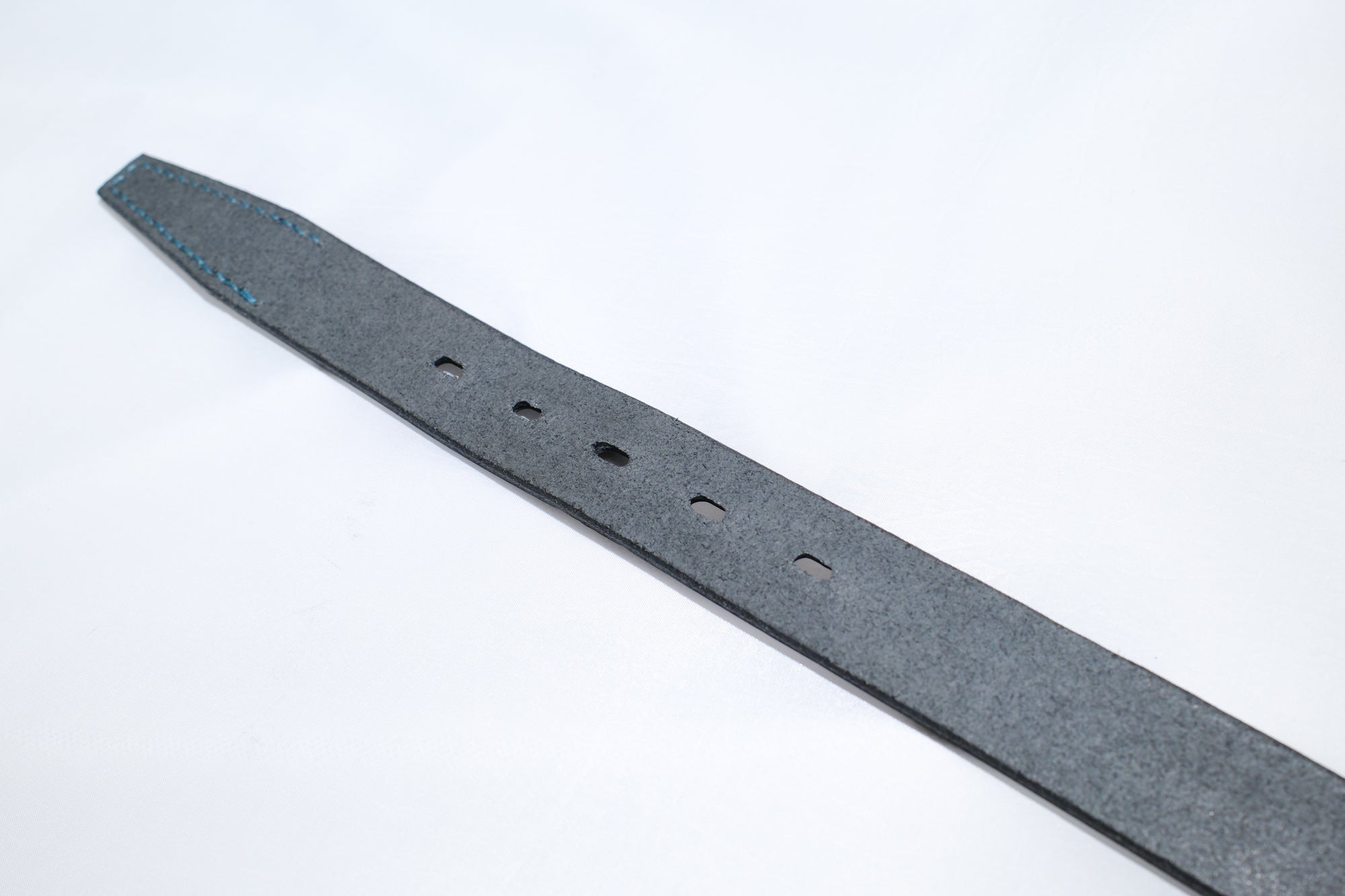 Omoto Denim “Tail Feather” Genuine Cowhide Narrow Belt (Solid Black)