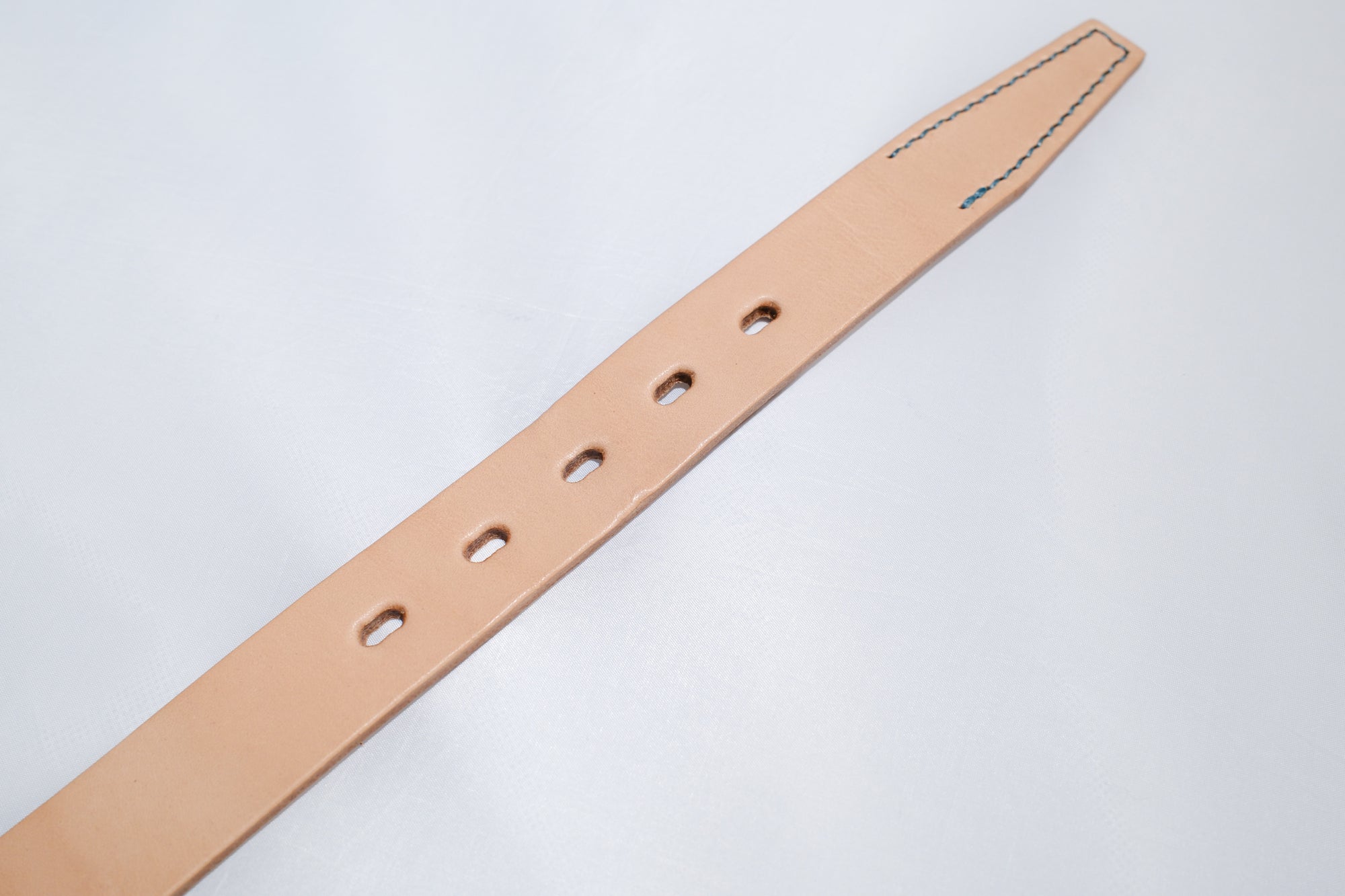 Omoto Denim “Tail Feather” Genuine Cowhide Narrow Belt (Natural Tan)