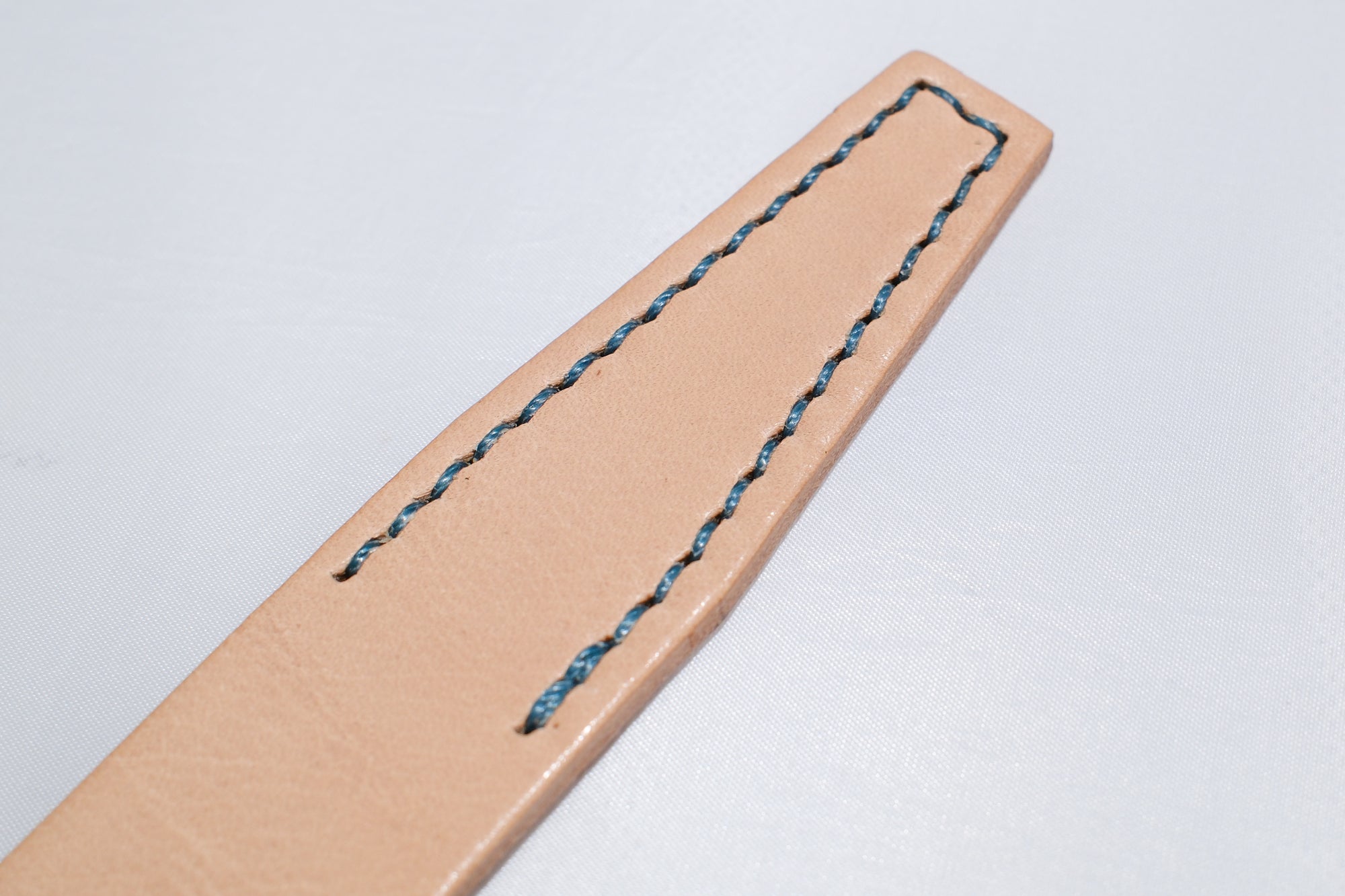 Omoto Denim “Tail Feather” Genuine Cowhide Narrow Belt (Natural Tan)