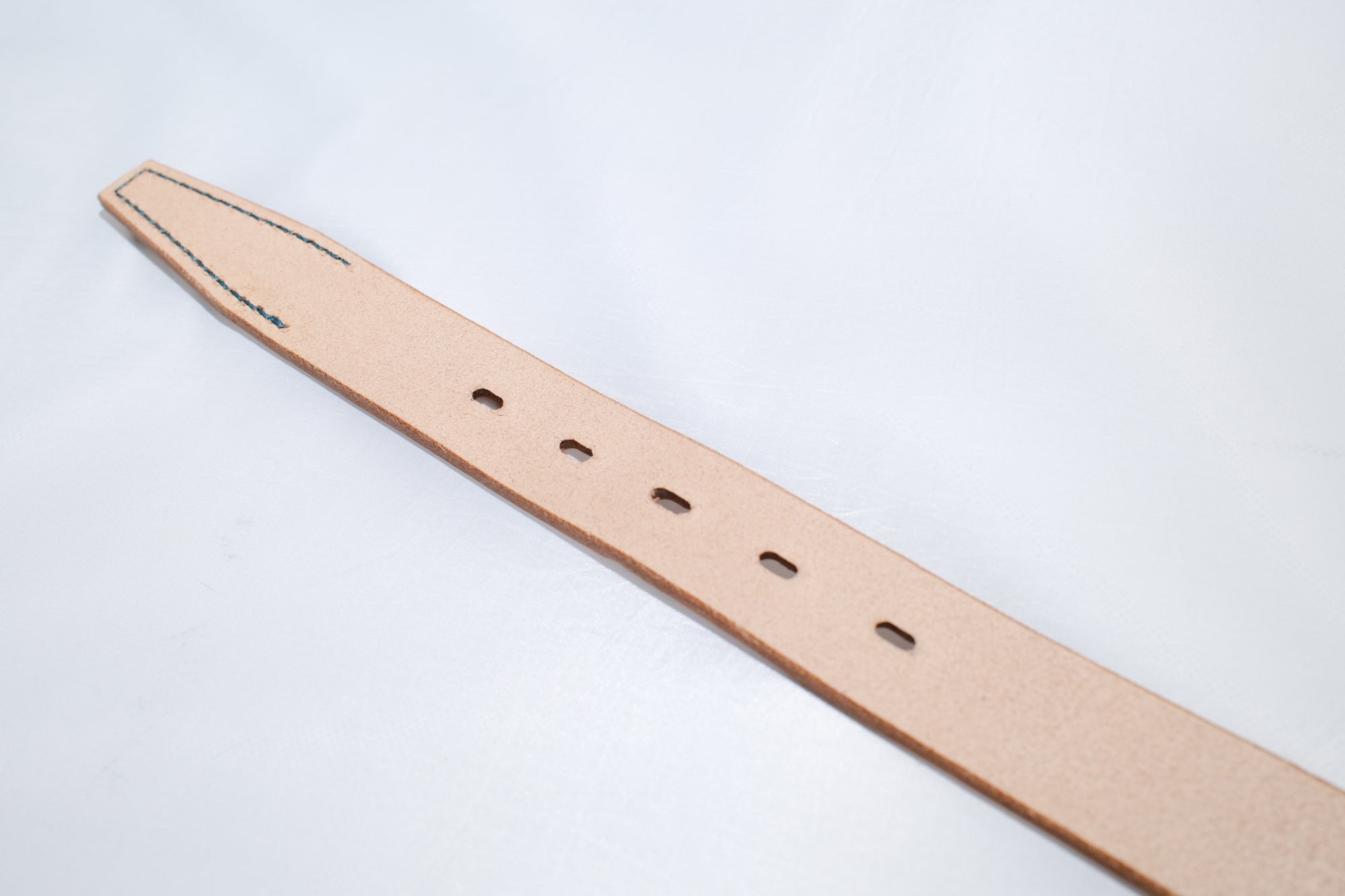 Omoto Denim “Tail Feather” Genuine Cowhide Narrow Belt (Natural Tan)