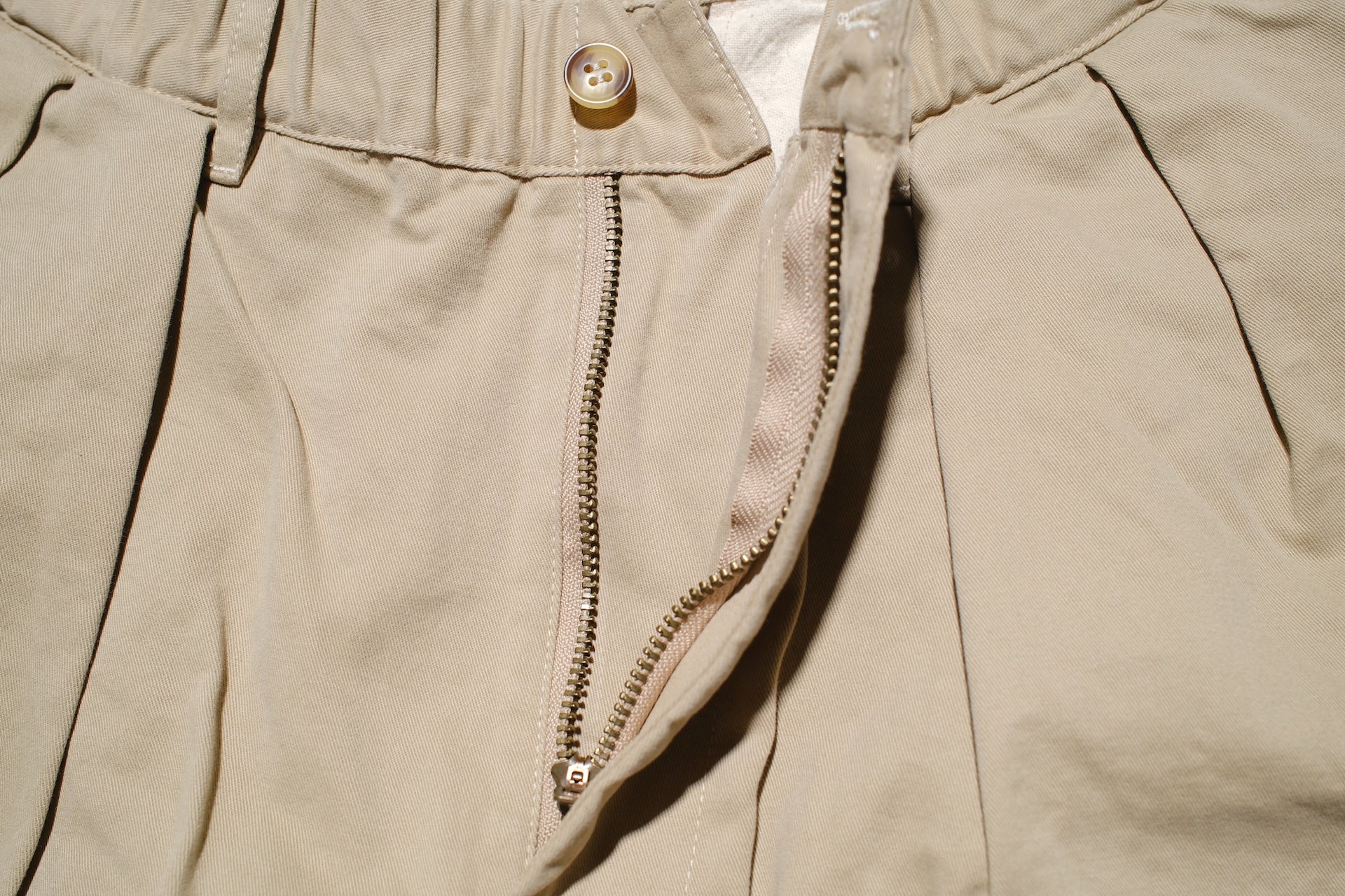 Sugar & Co. “Ivy Senior” Moleskin Loose-Straight Chino Trousers (Beige)