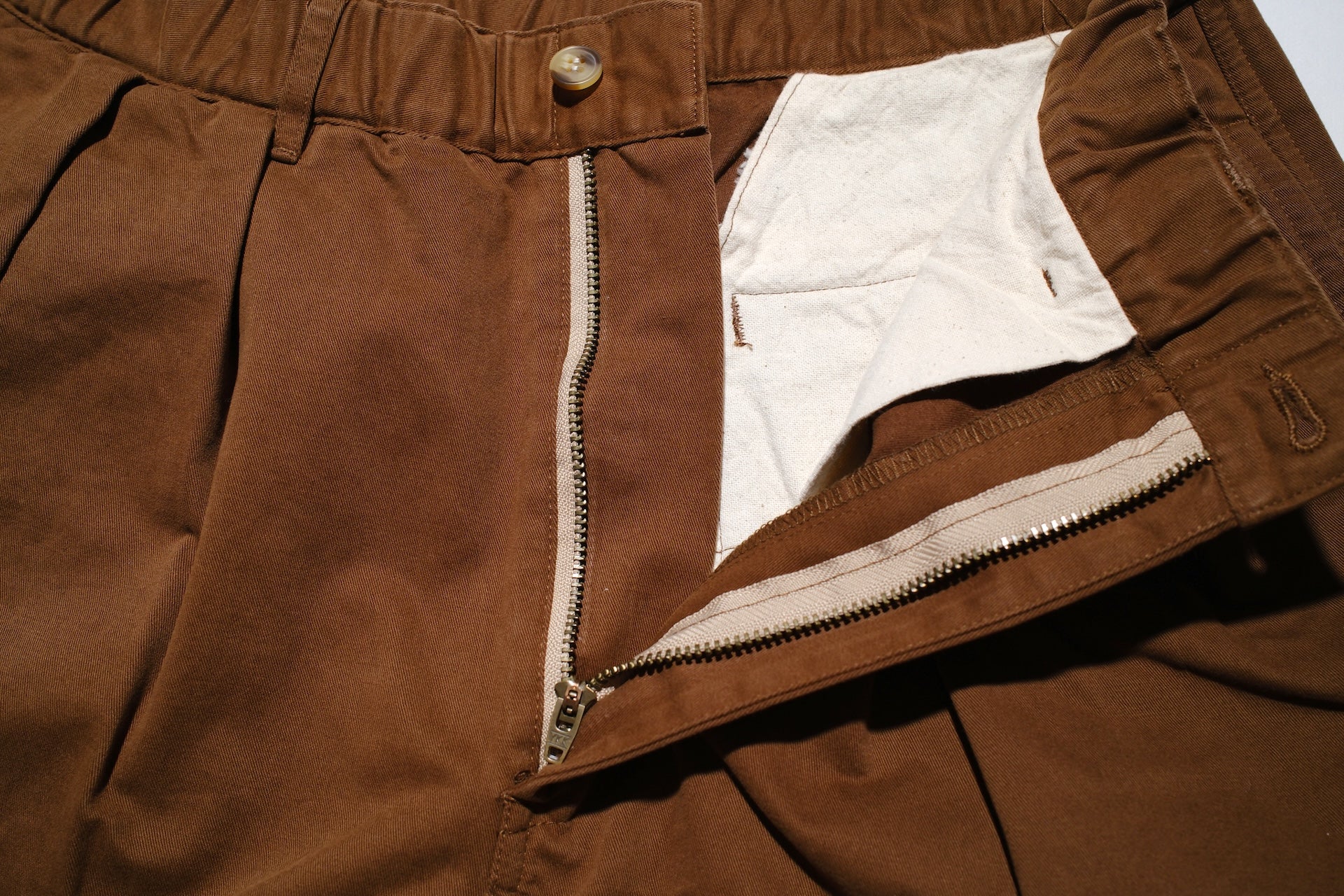 Sugar & Co. “Ivy Senior” Moleskin Loose-Straight Chino Trousers (Brown)