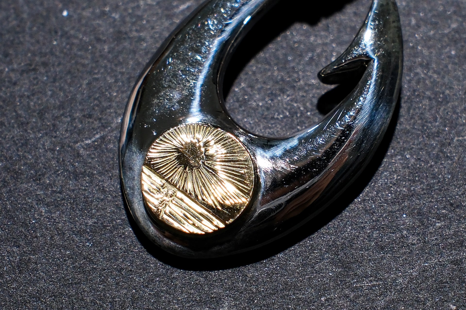 The One OCEAN “Ancient Makau Ace Type” Silver Pendant with 18K Gold "KaiLa" Motif (Medium)