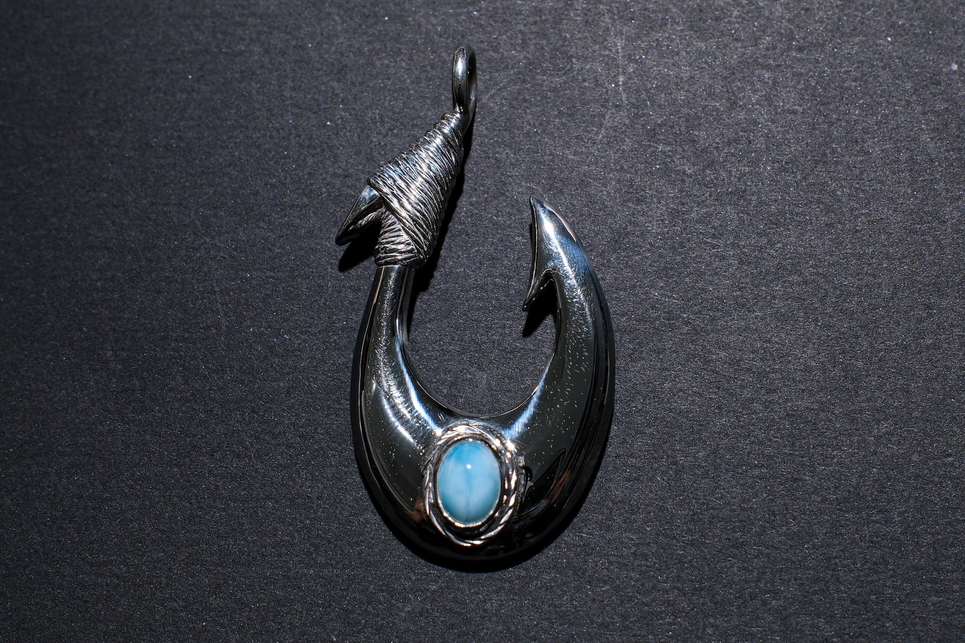 The One OCEAN “Ancient Makau Ace Type” Silver Pendant with Larmiar (Large)