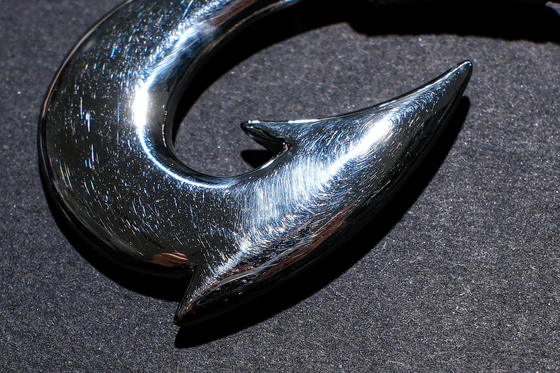 The One OCEAN “Hawaiian Makau” Silver Pendant (Large)