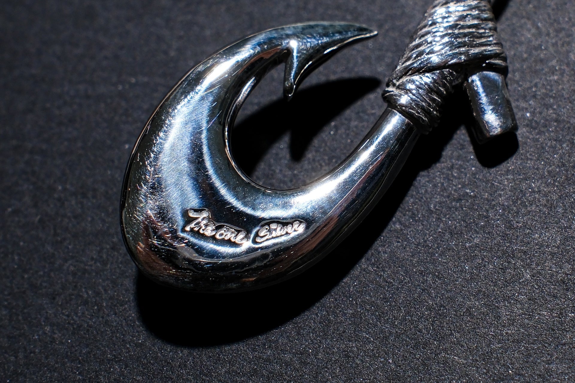 The One OCEAN “Ancient Makau Ace Type” Silver Pendant with Larmiar (Medium)