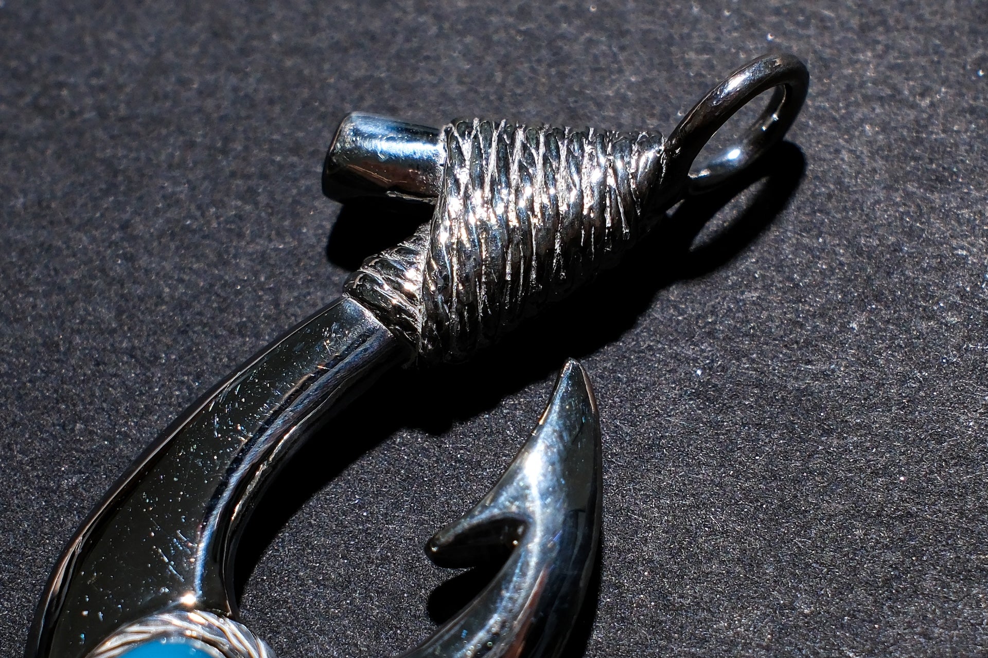 The One OCEAN “Ancient Makau Ace Type” Silver Pendant with Larmiar (Medium)