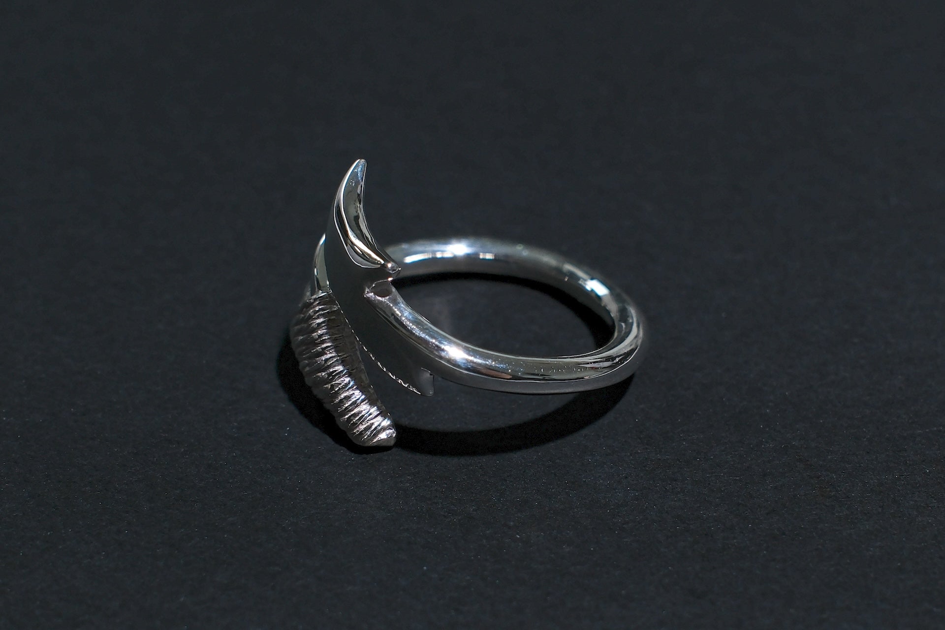 The One OCEAN “Ancient Makau” Silver Dual Ring