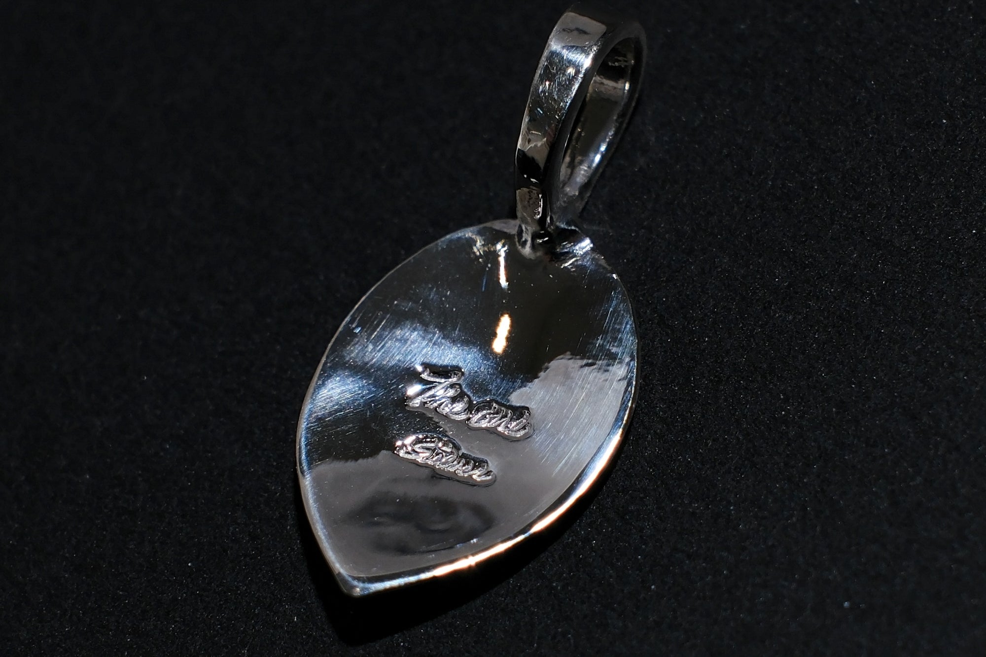 The One OCEAN "Maile Leaf" Island Charm