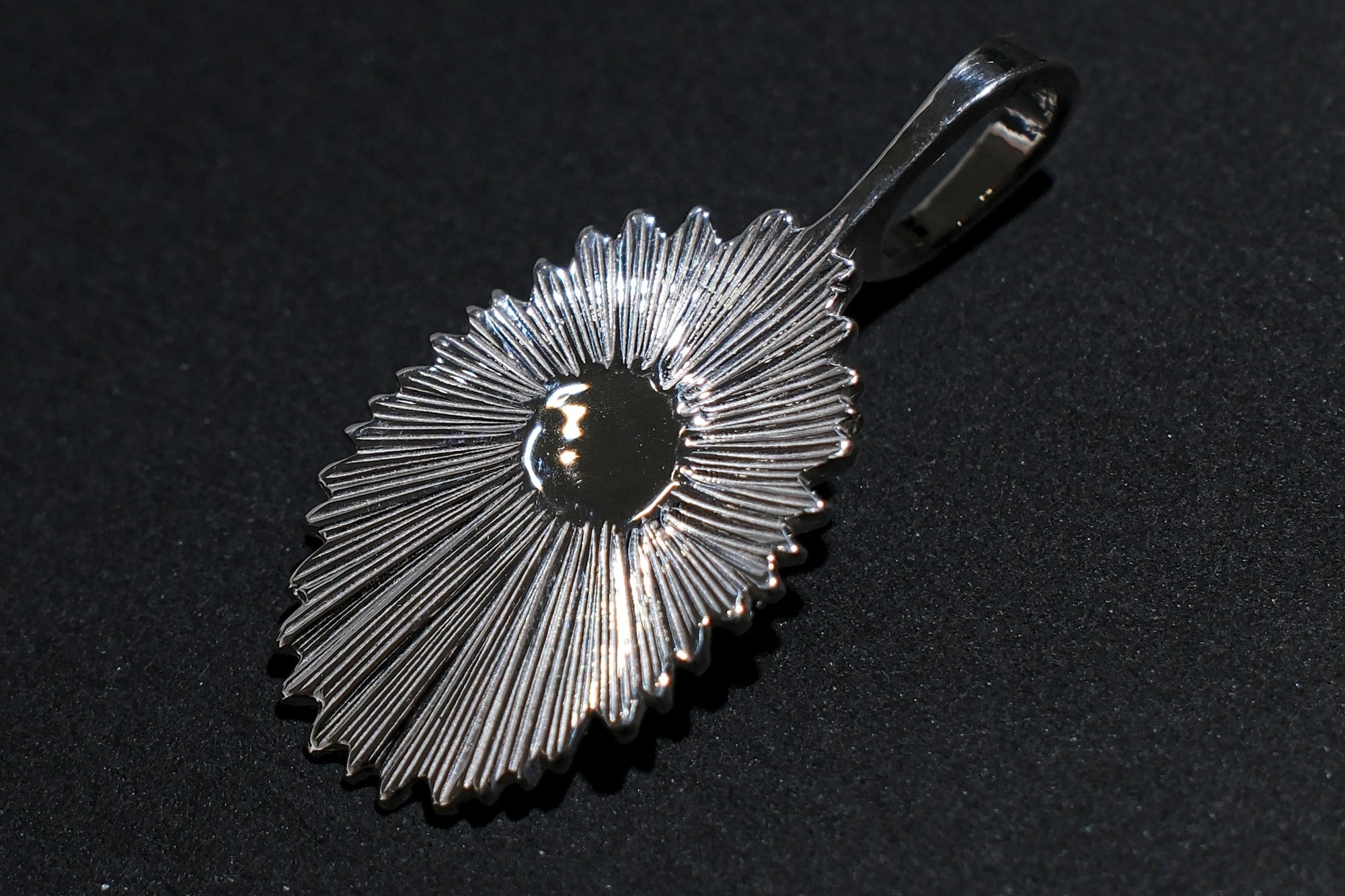 The One OCEAN "Sun" Island Charm